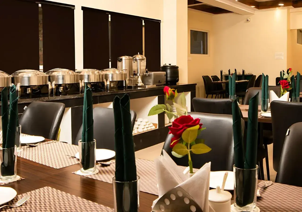 Restaurant/places to eat in Hotel Raj Ville - Darjeeling Hotel Near Mall Road Restaurant/places to eat in Hotel Raj Ville - Darjeeling Hotel Near Mall Road