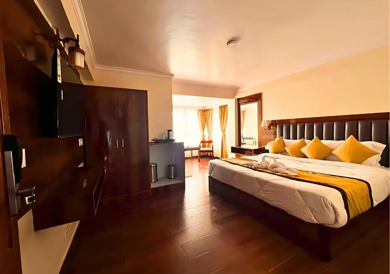 Bedroom, Bed in Hotel Raj Ville - Darjeeling Hotel Near Mall Road
