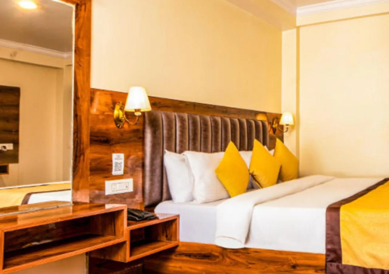 Bedroom, Bed in Hotel Raj Ville - Darjeeling Hotel Near Mall Road