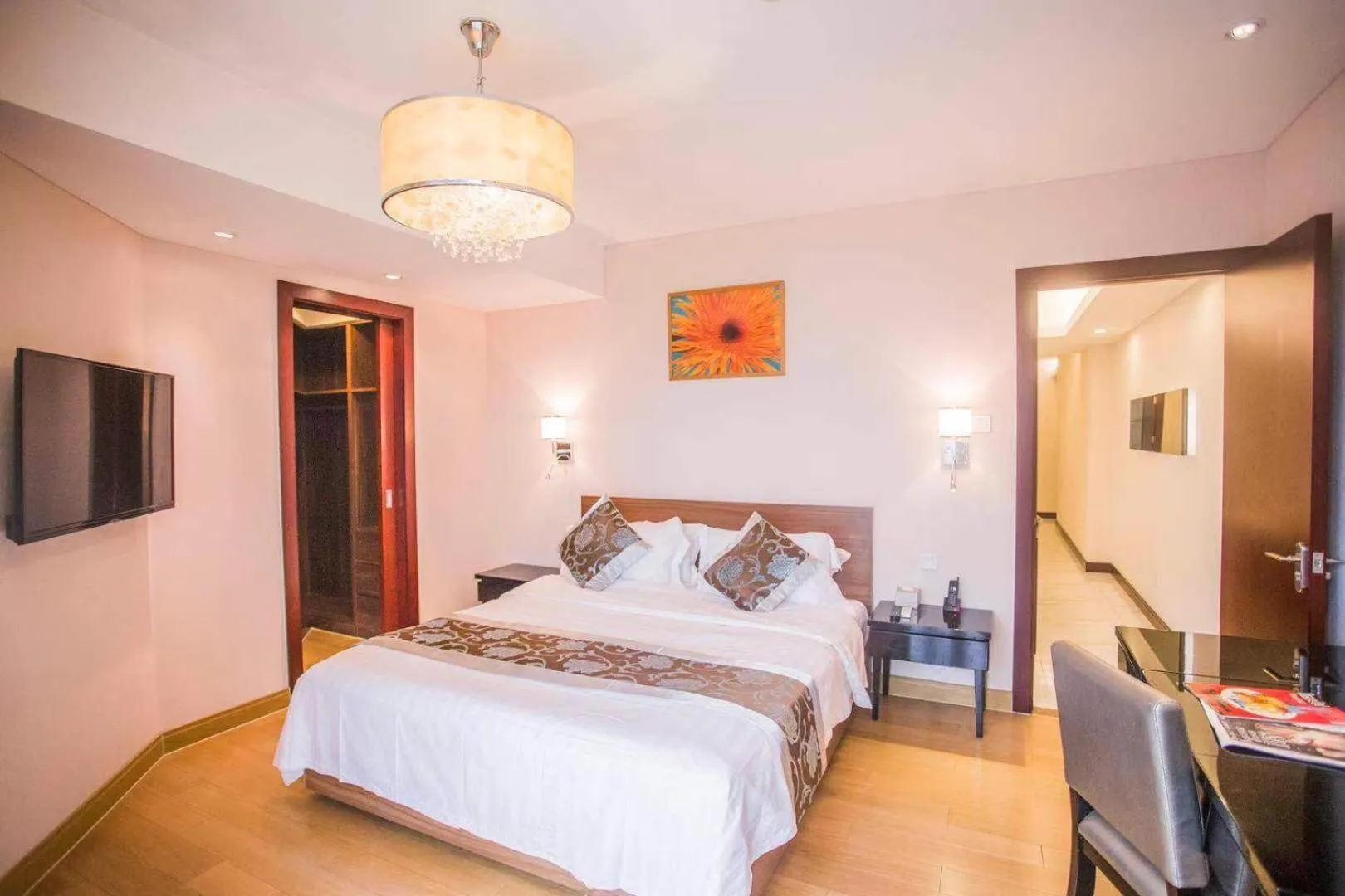 Bed in Guangyao Service Apartment Beijing Ritan