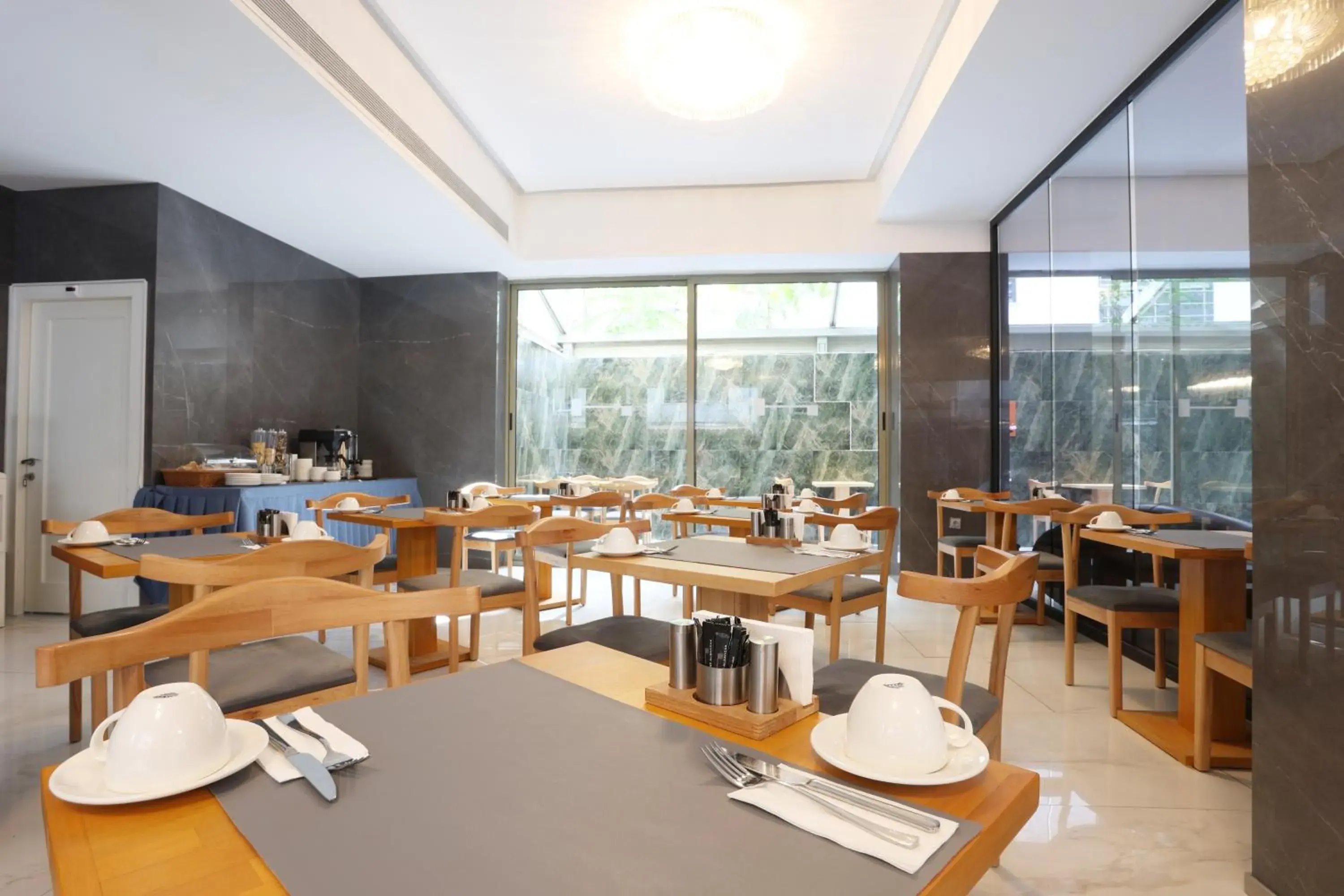 Restaurant/places to eat in Riva Hotel Alsancak Restaurant/places to eat in Riva Hotel Alsancak