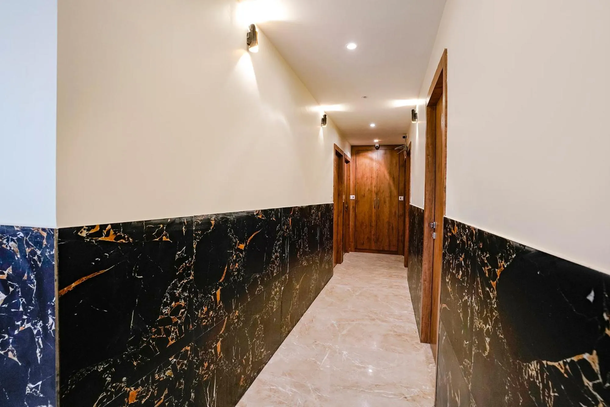 Lobby or reception in FabHotel Antlers - Nr Boriwali