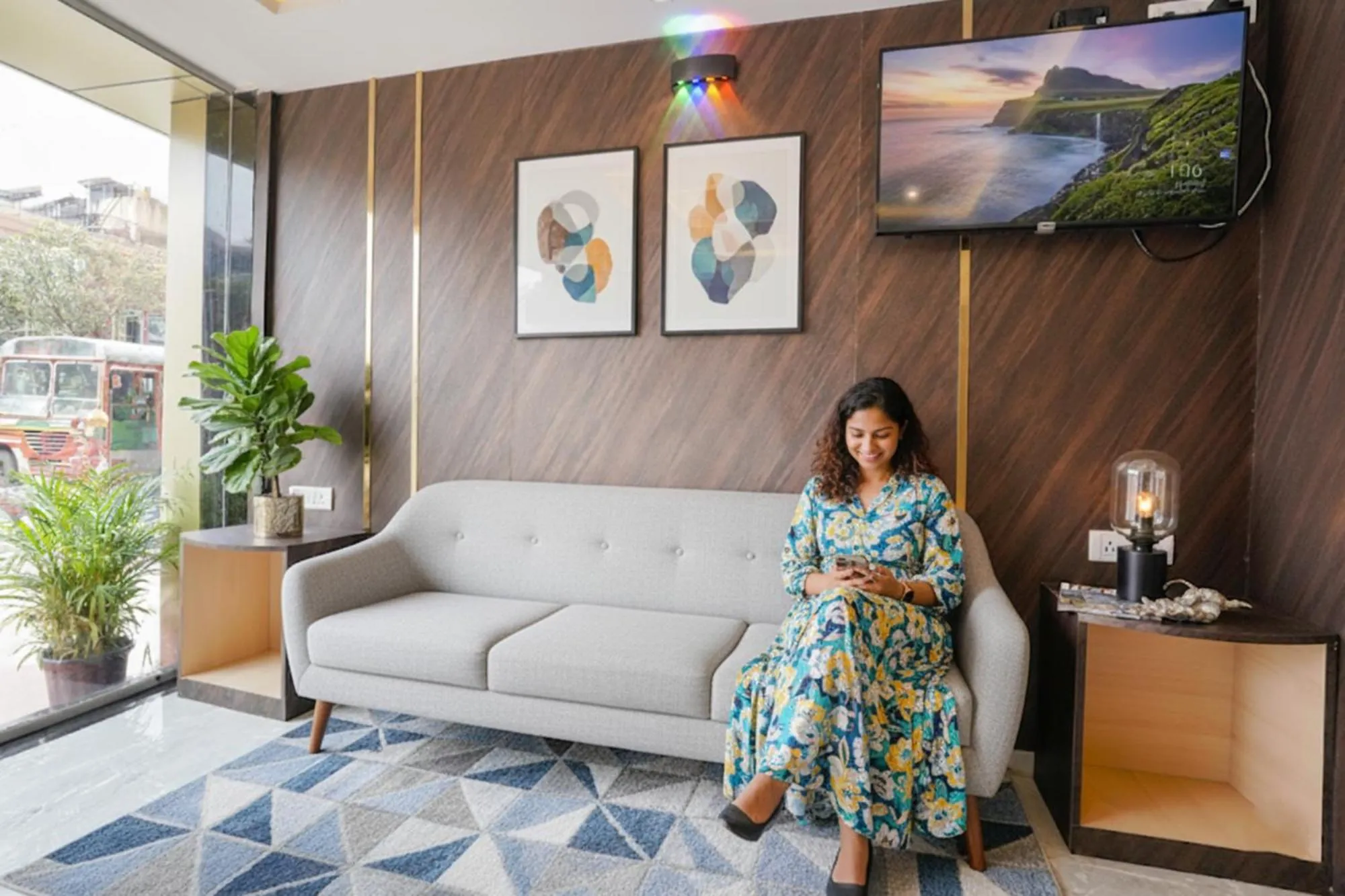 Seating area in Via Antlers