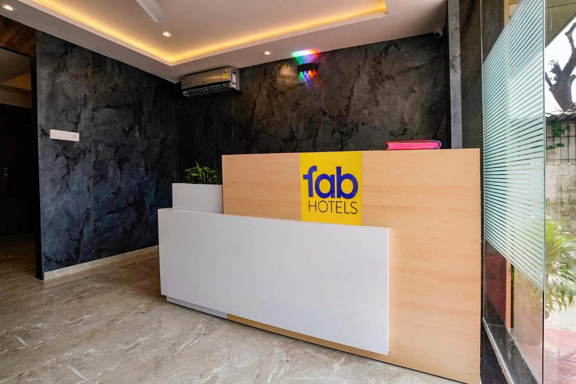 Lobby or reception in FabHotel Antlers - Nr Boriwali