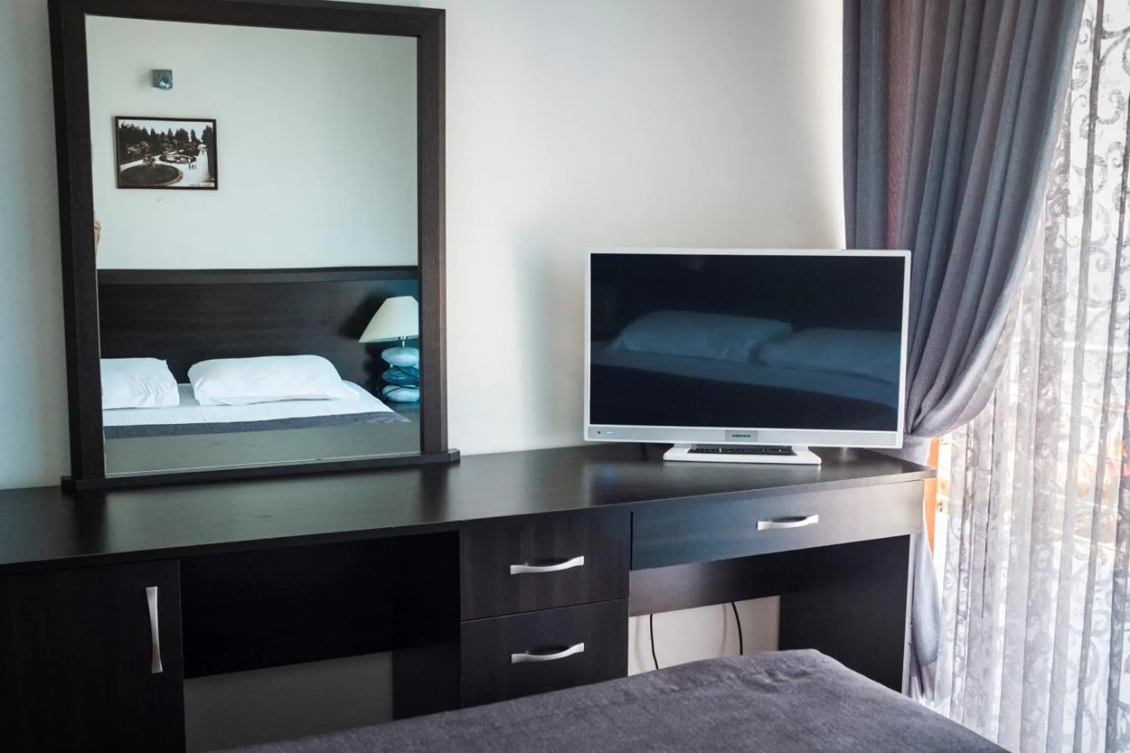 TV and multimedia, Bed in Hotel Neptun Kvariati