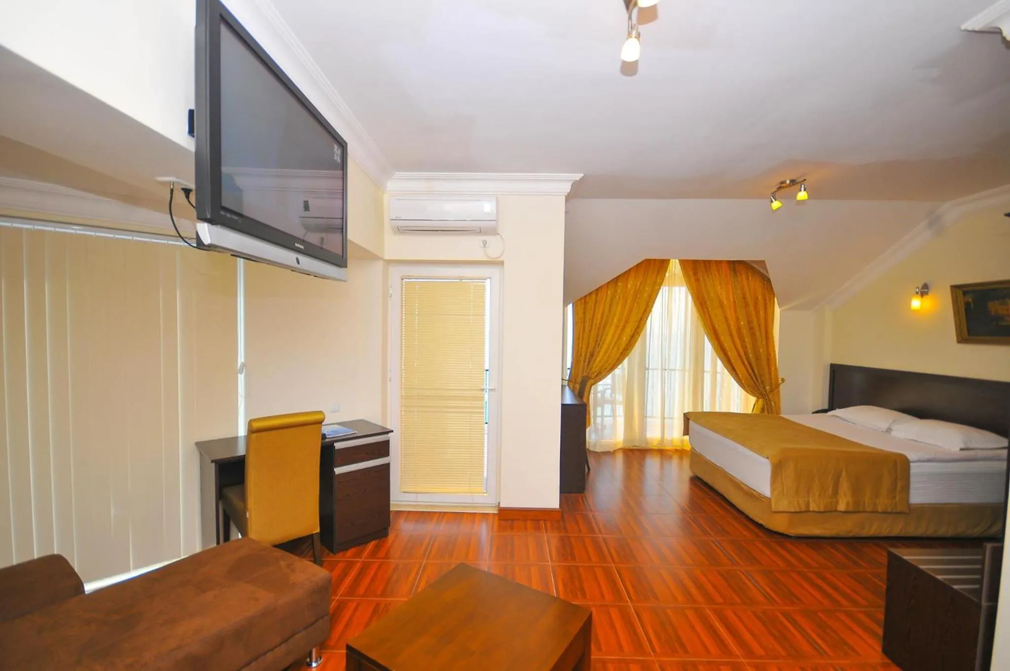 Photo of the whole room, Bed in Hotel Neptun Kvariati