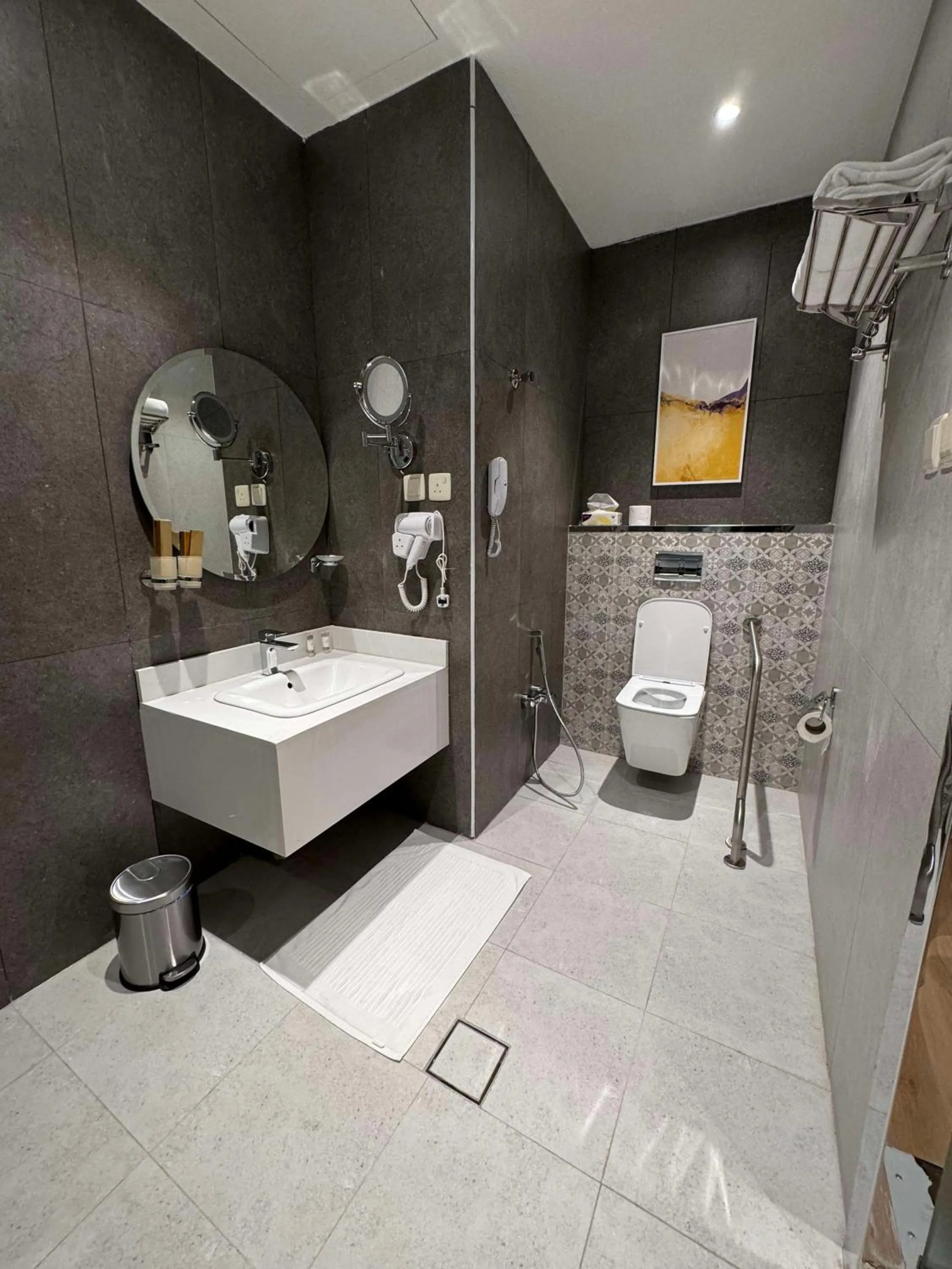 Bathroom in Best Western Plus Danat Almansak Hotel