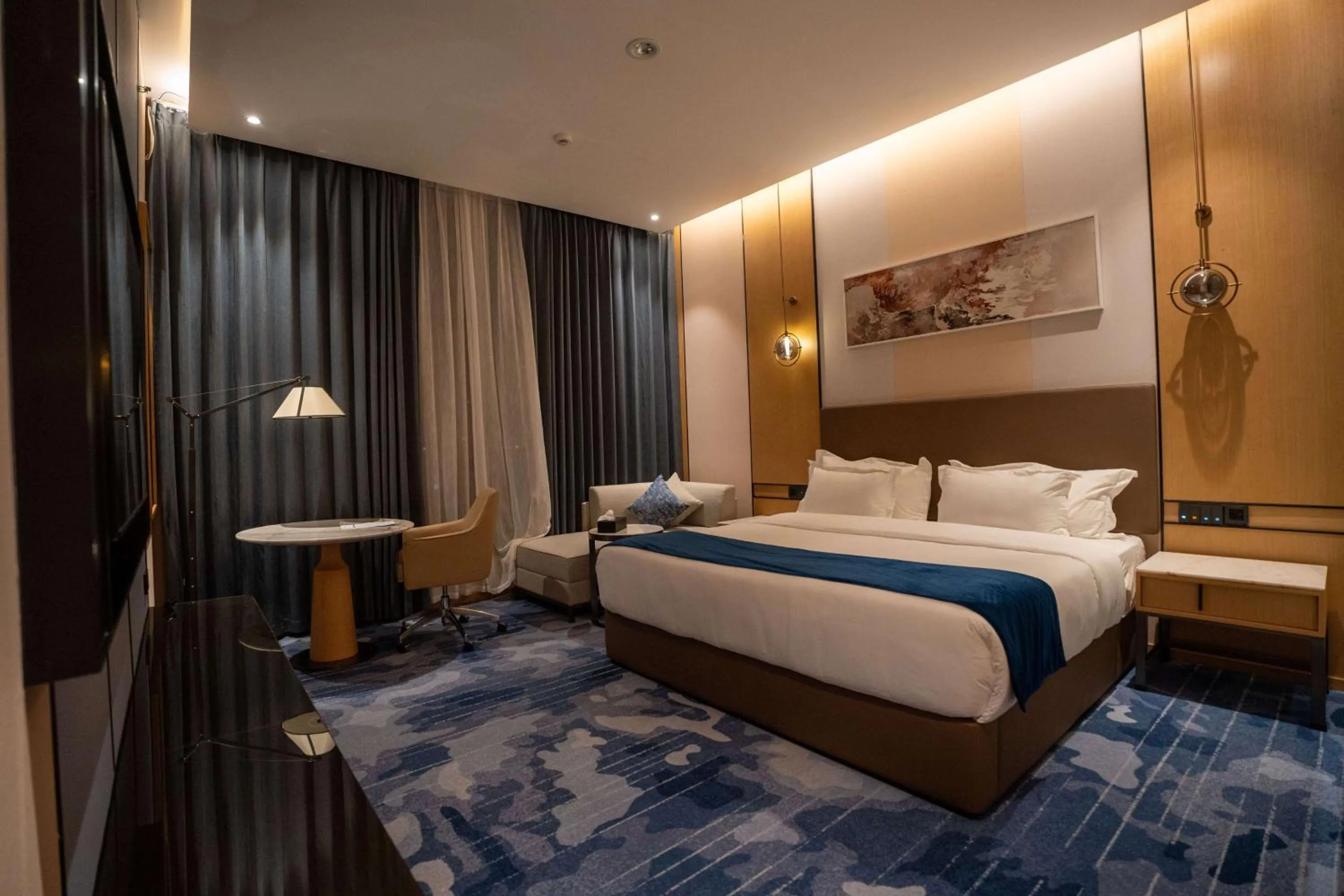 Bedroom, Bed in Best Western Plus Danat Almansak Hotel