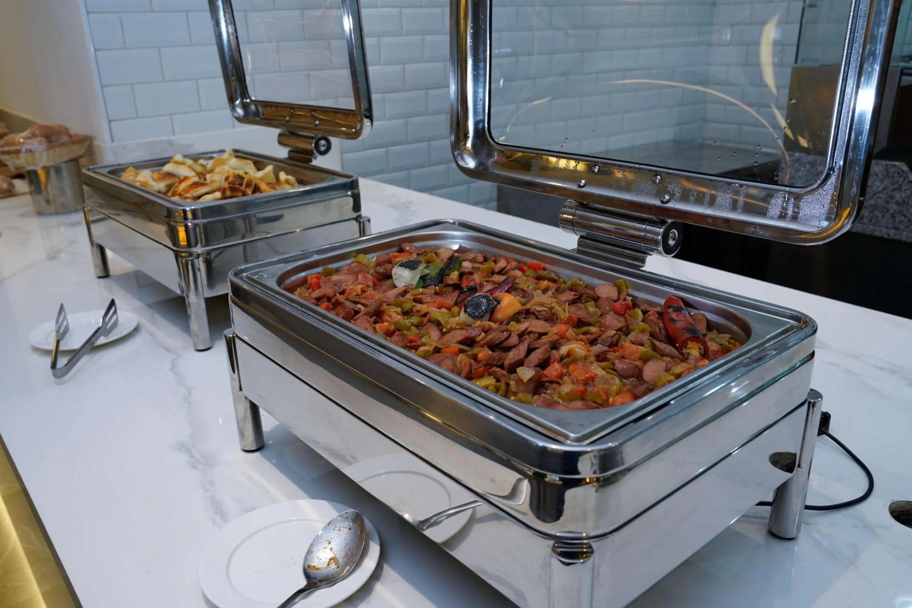 Food and drinks in Best Western Plus Danat Almansak Hotel