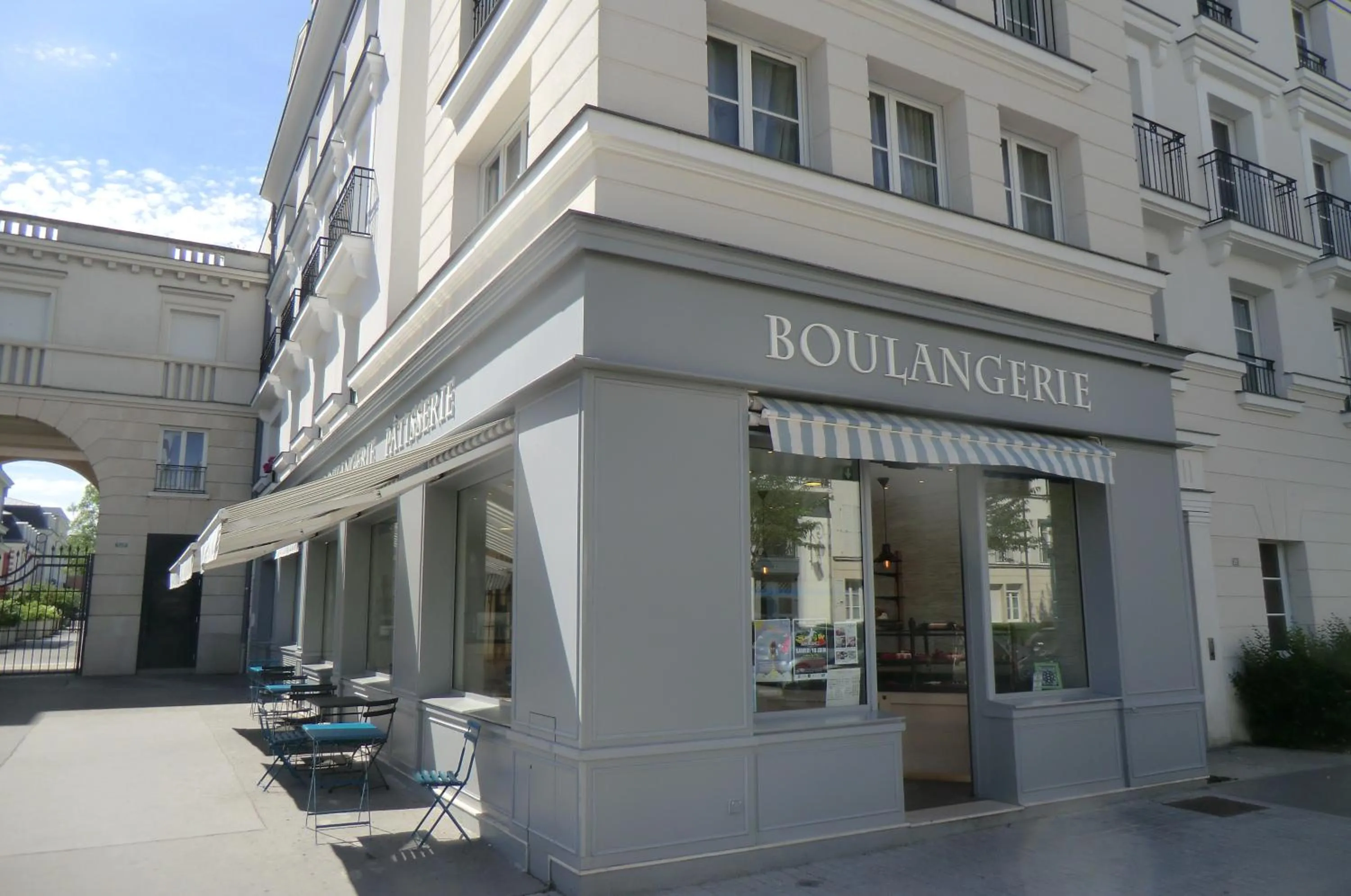 Restaurant/places to eat in Appartement Serris