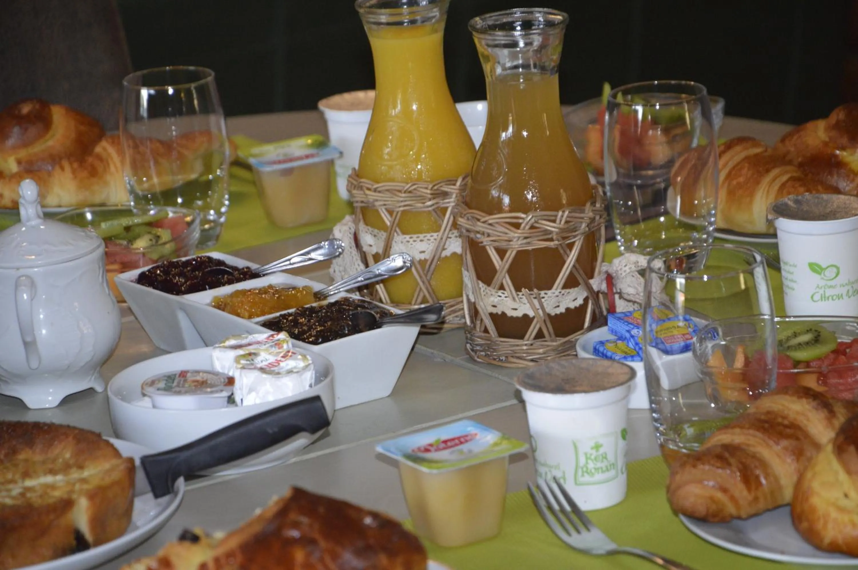 Continental breakfast in La Ferme de Kerraoul