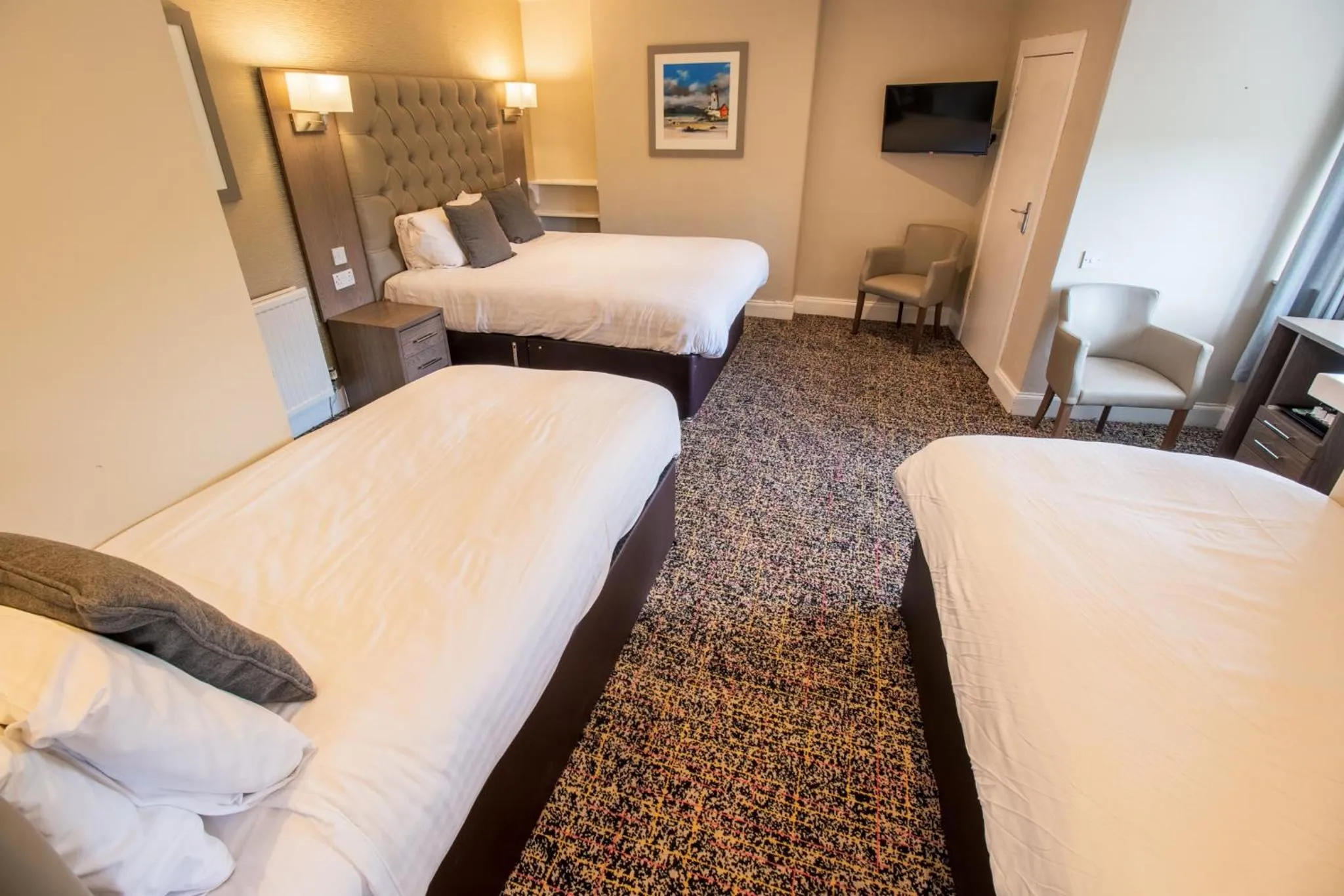 Photo of the whole room, Bed in Albion Hotel