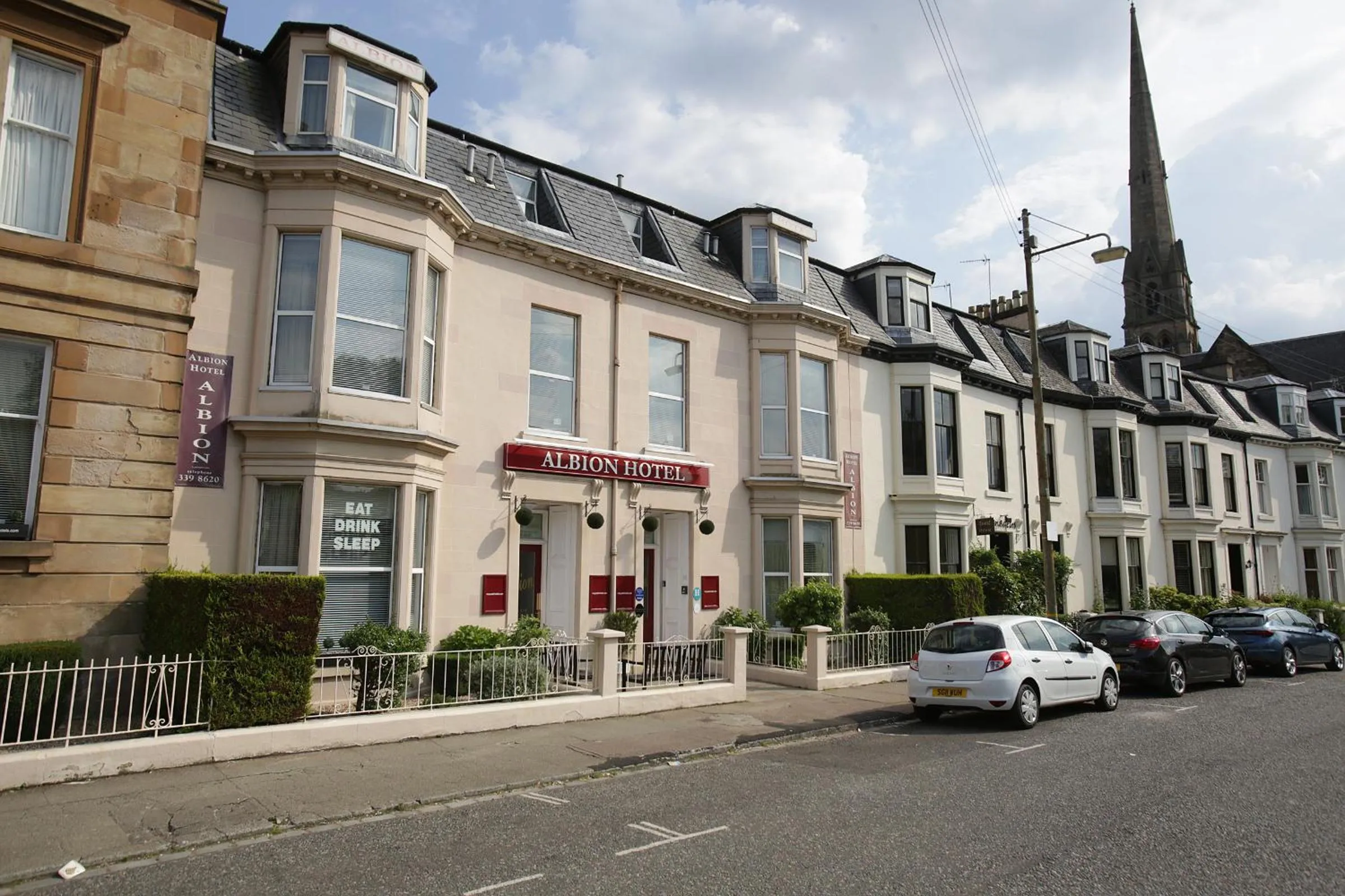 Facade/entrance in Albion Hotel