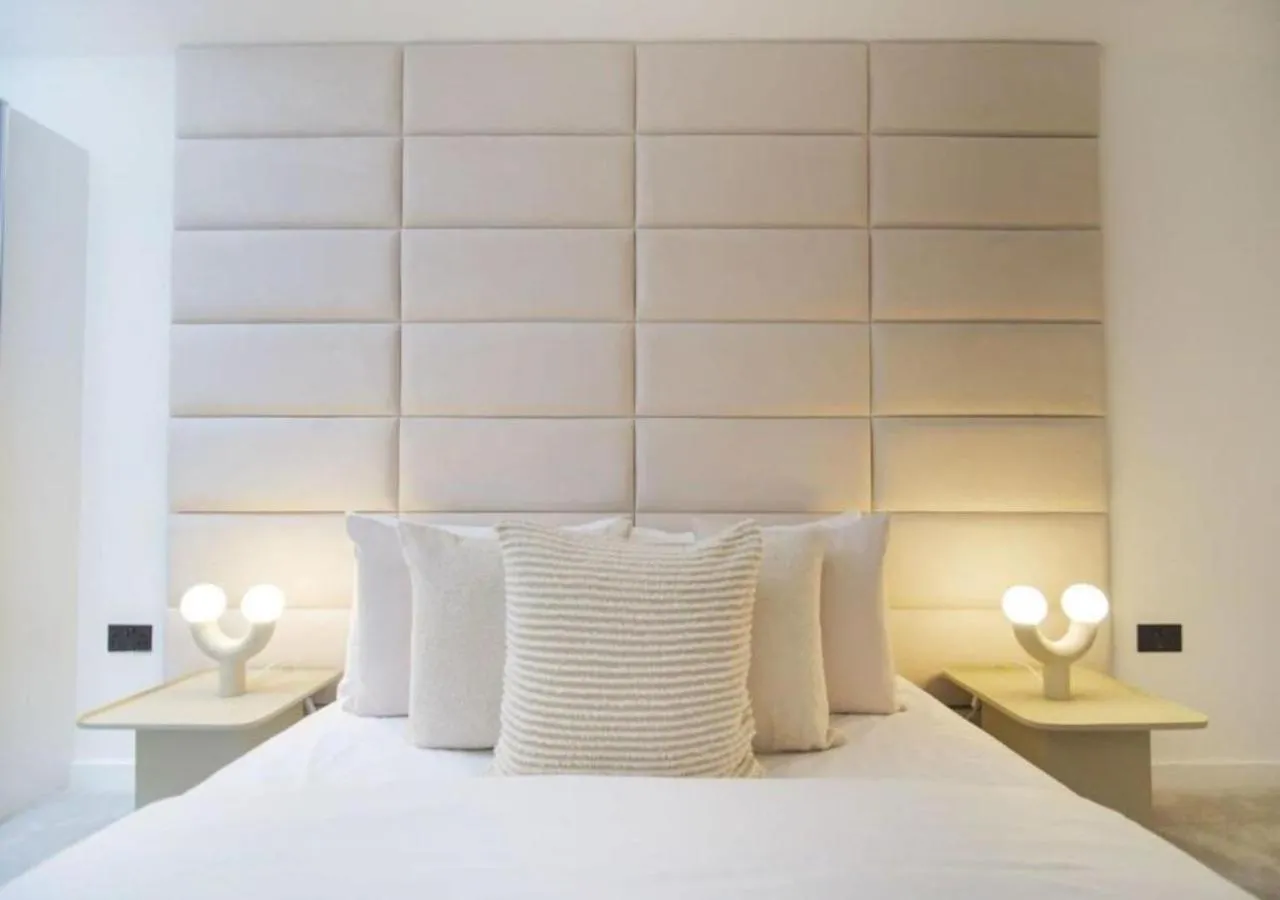 Photo of the whole room, Bed in Elysium by The Heim