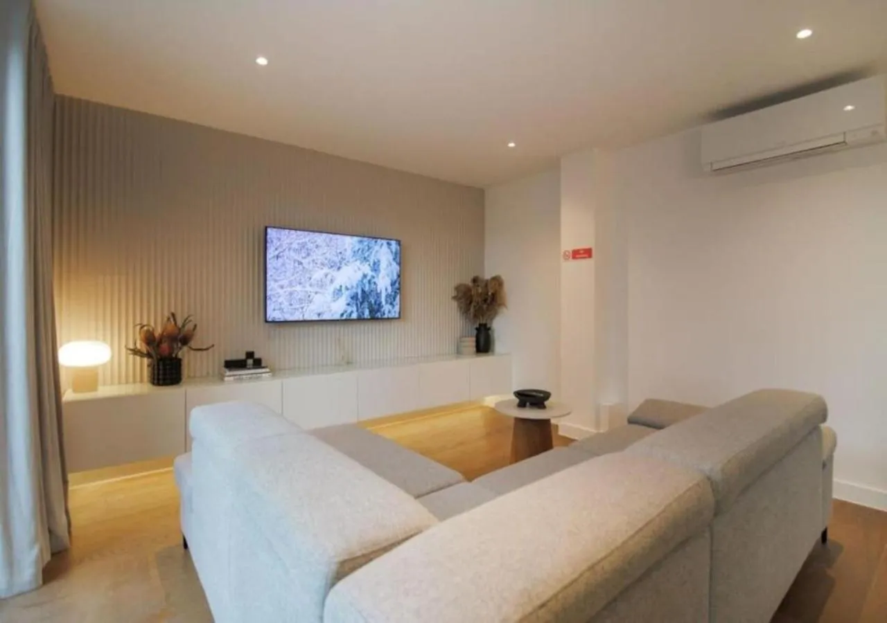 TV and multimedia in Elysium by The Heim