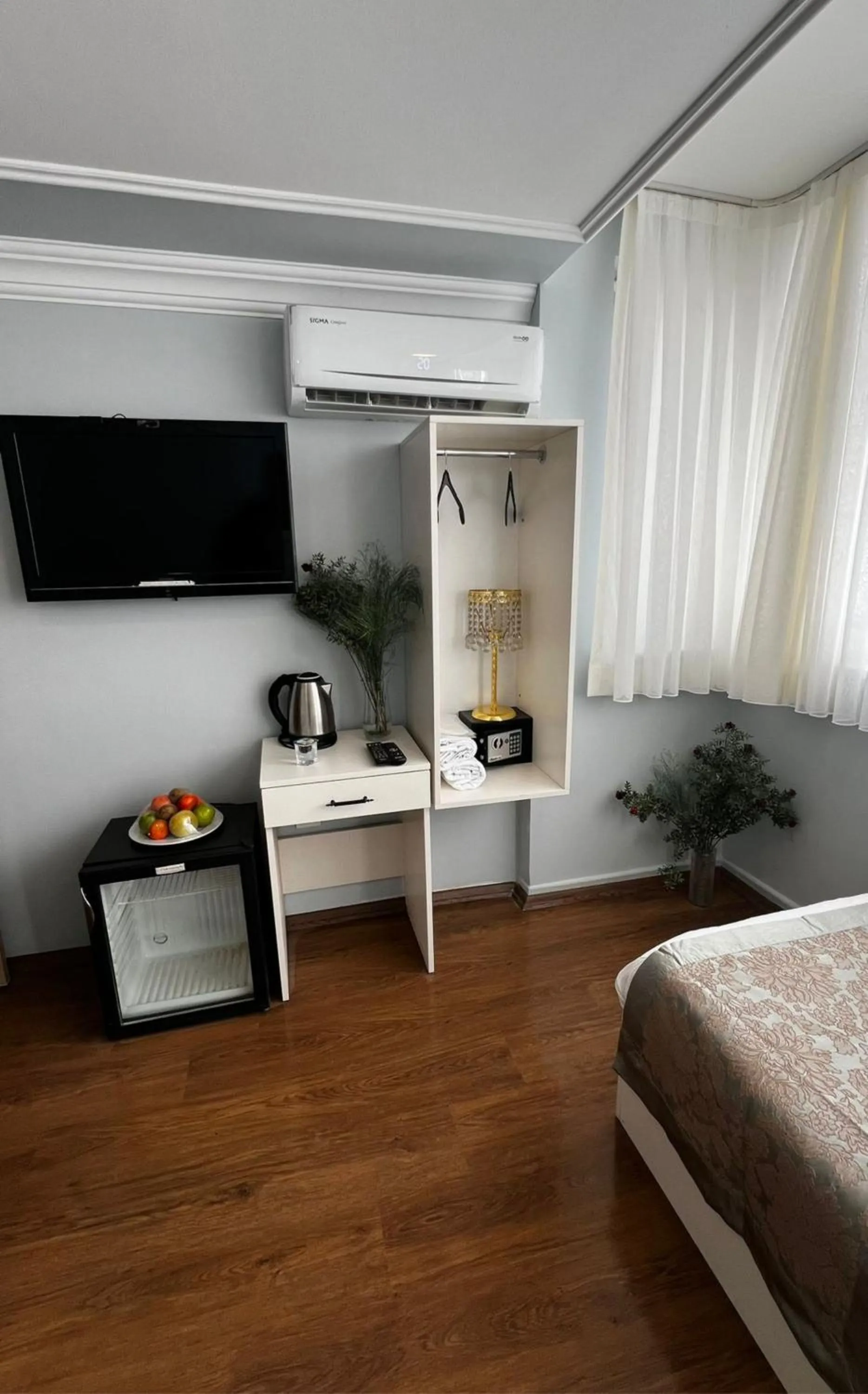 Photo of the whole room, Bed in Bali Star City Hotel