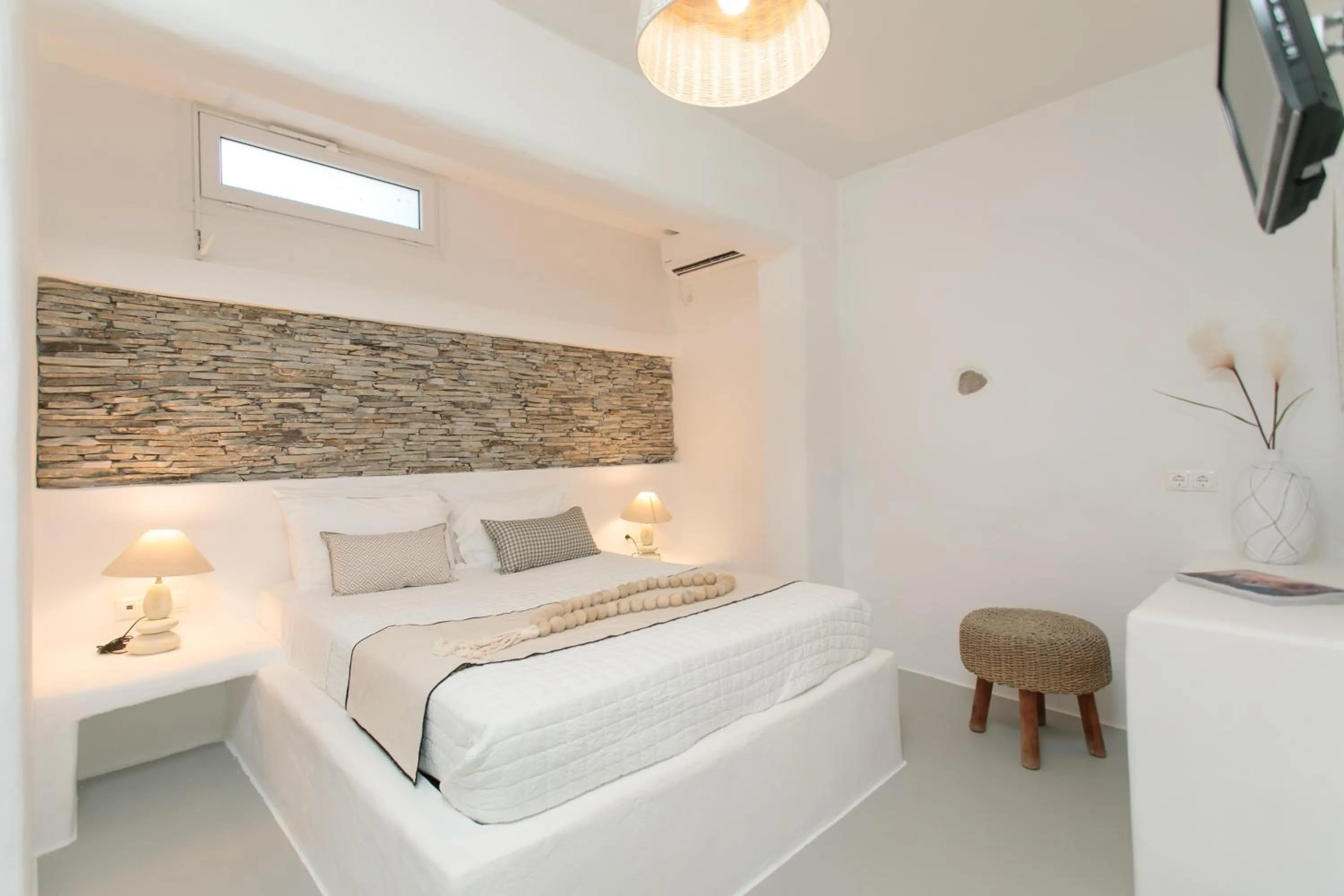 Bedroom, Bed in Irida Vacation Suites