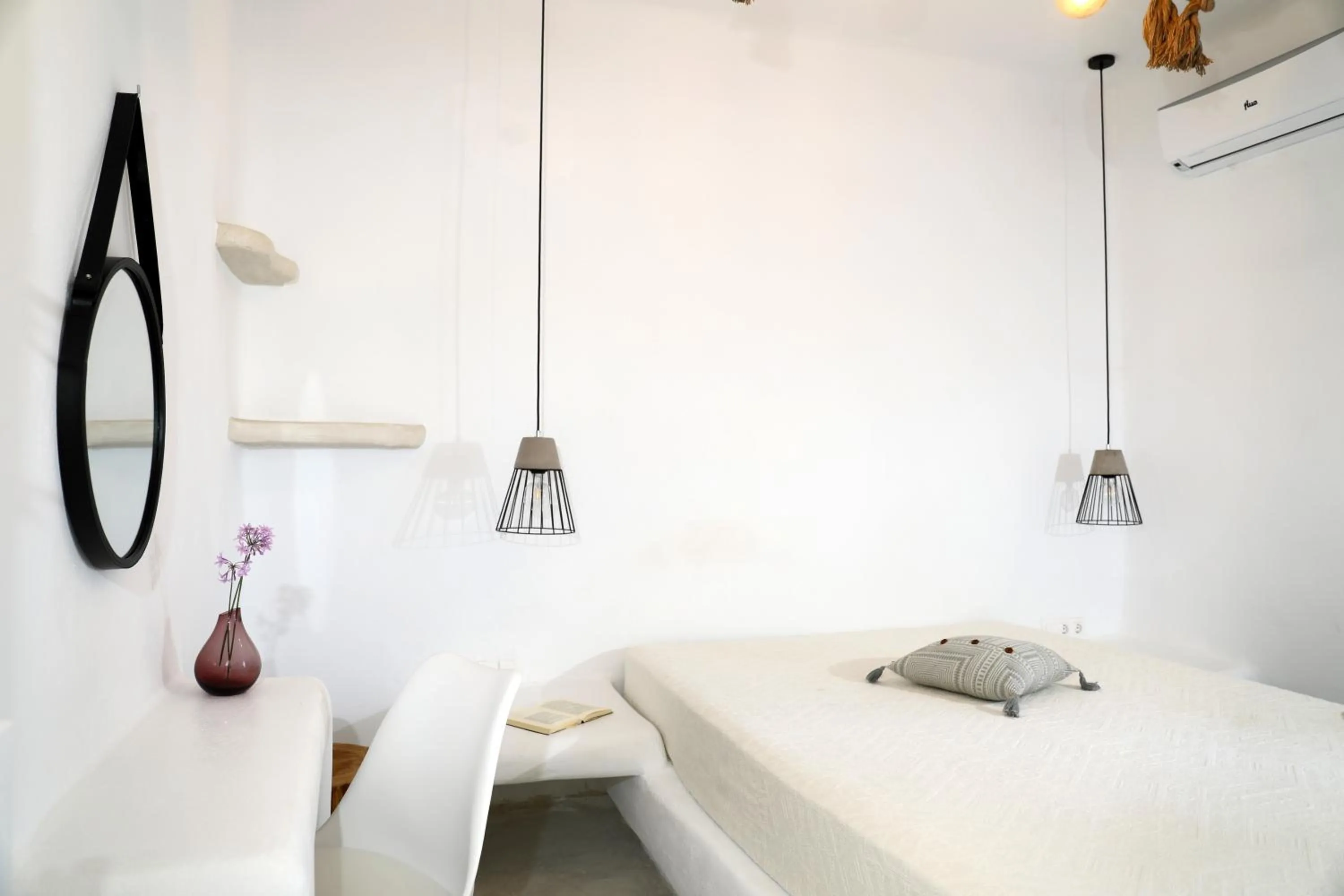 Bed in Irida Vacation Suites