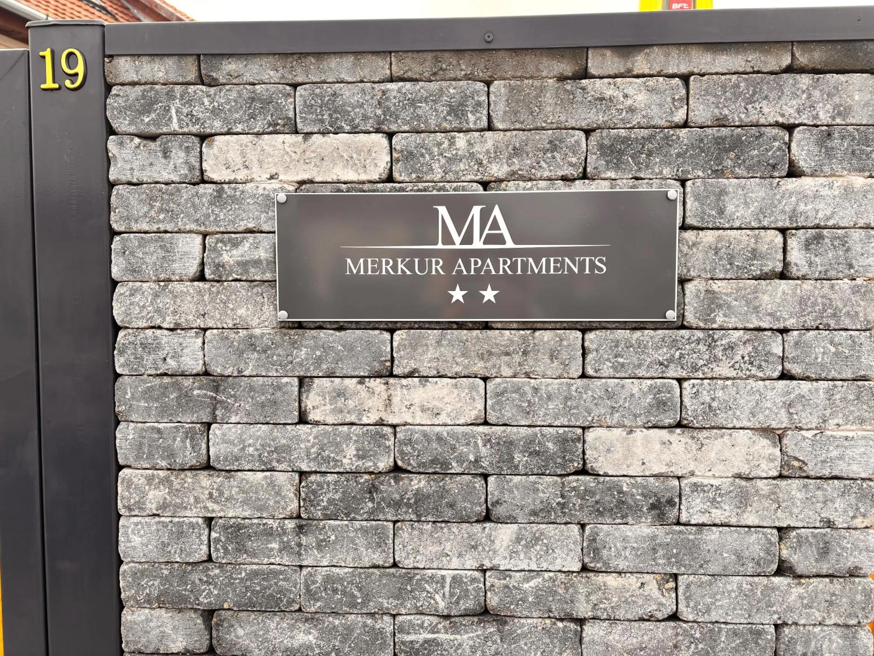MERKUR APARTMENTS - SELF CHECK-in