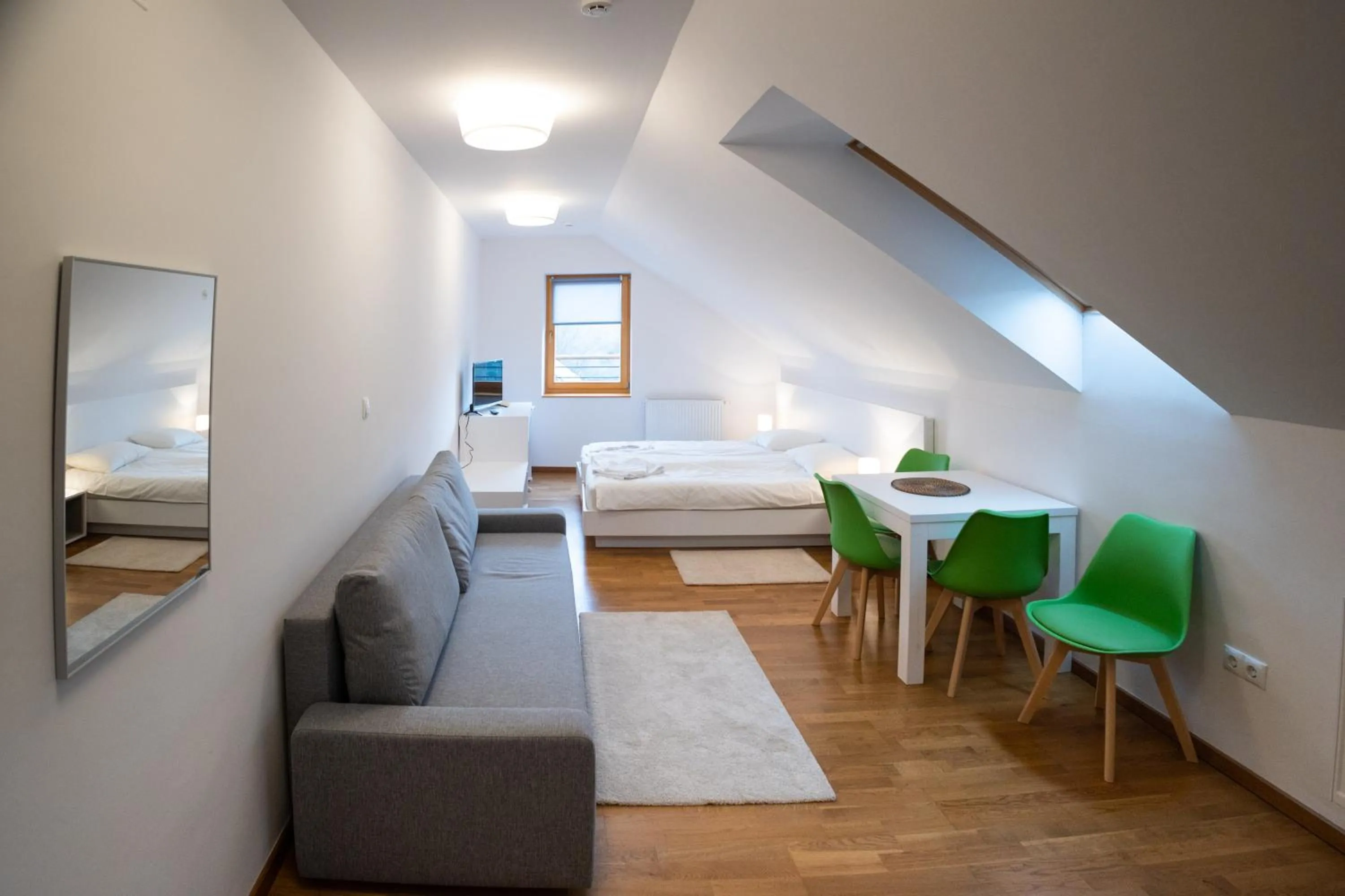 MERKUR APARTMENTS - SELF CHECK-in