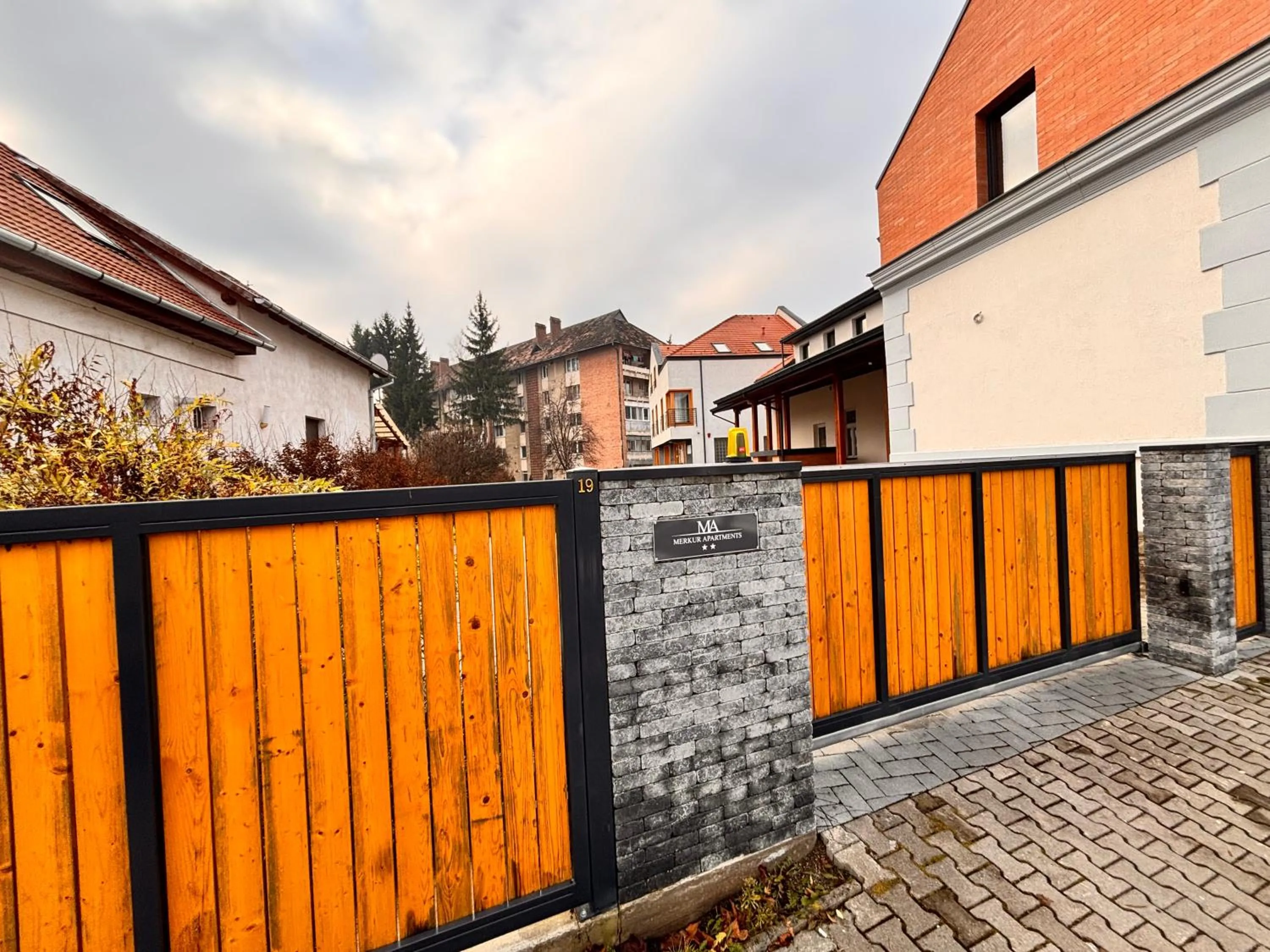 MERKUR APARTMENTS - SELF CHECK-in