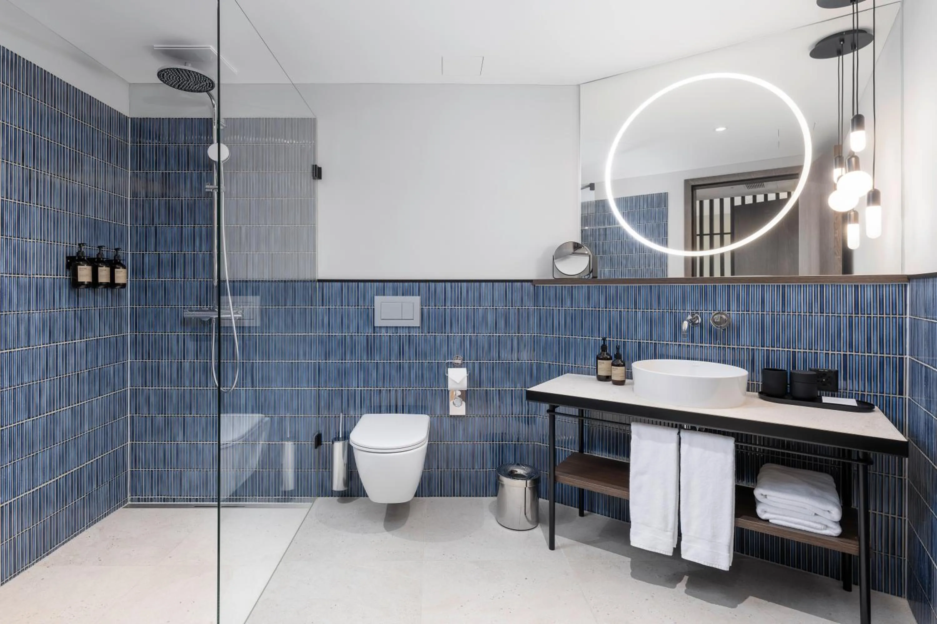 Shower in The Yarn Design & Business Hotel