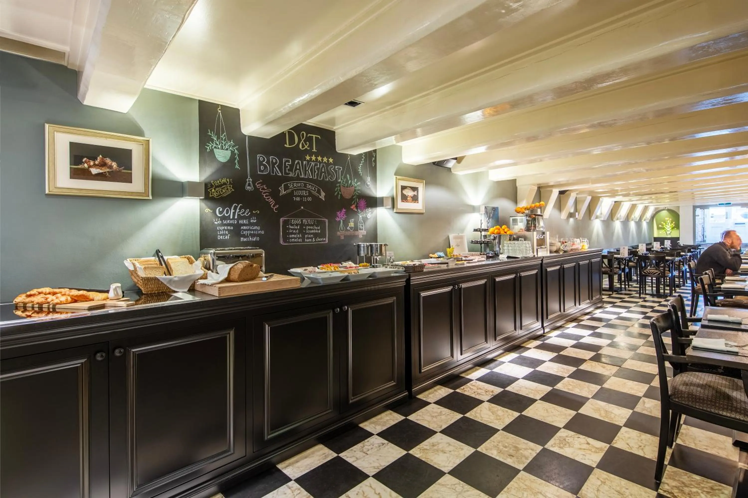 Buffet breakfast in Dikker & Thijs Hotel