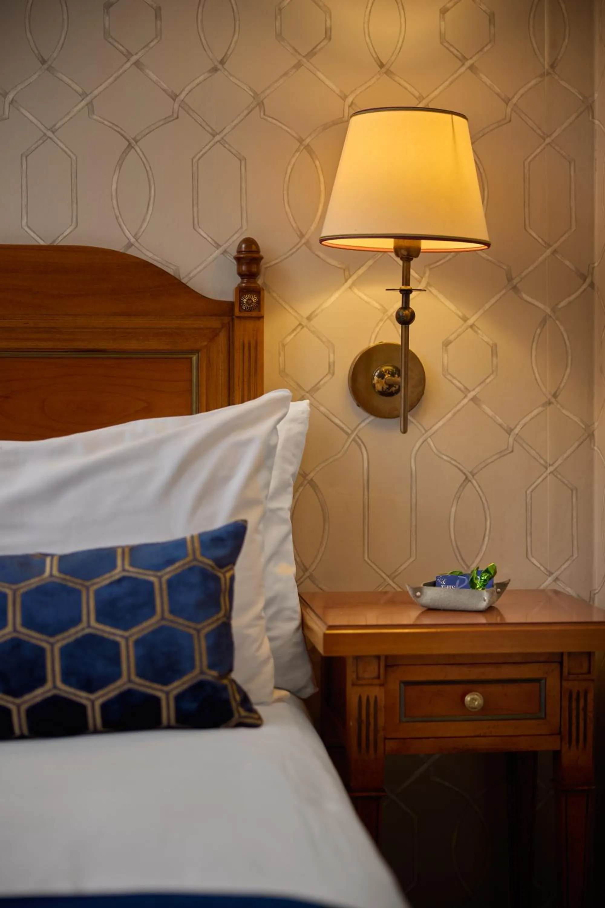 Bed in Dikker & Thijs Hotel