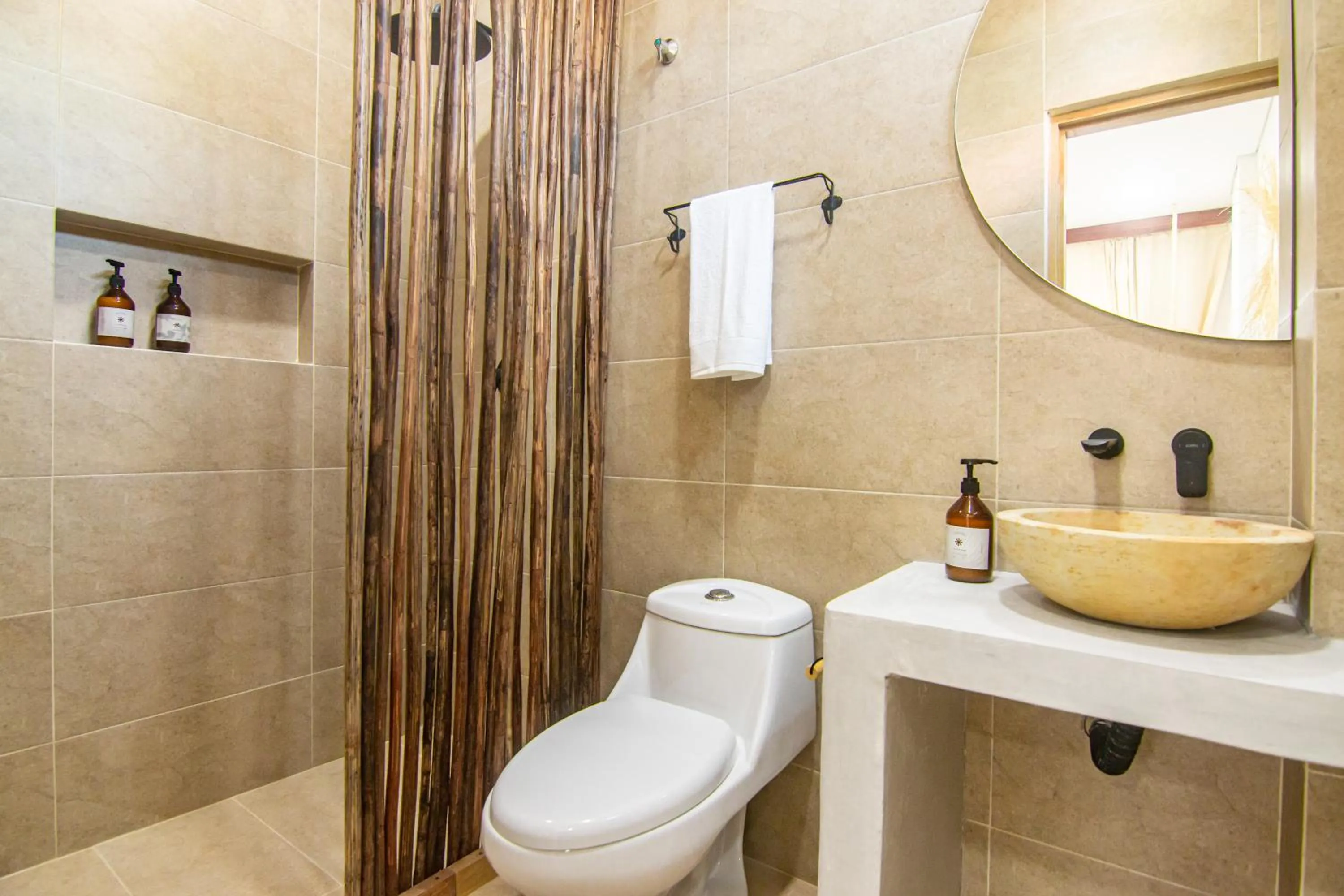 Bathroom in Hotel Boutique de playa - Casa Solhu