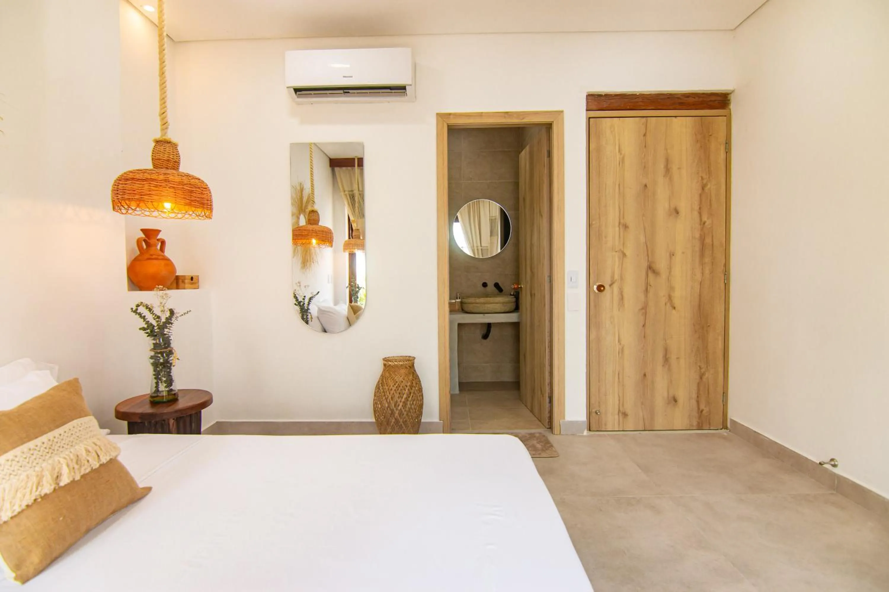Photo of the whole room, Bed in Hotel Boutique de playa - Casa Solhu
