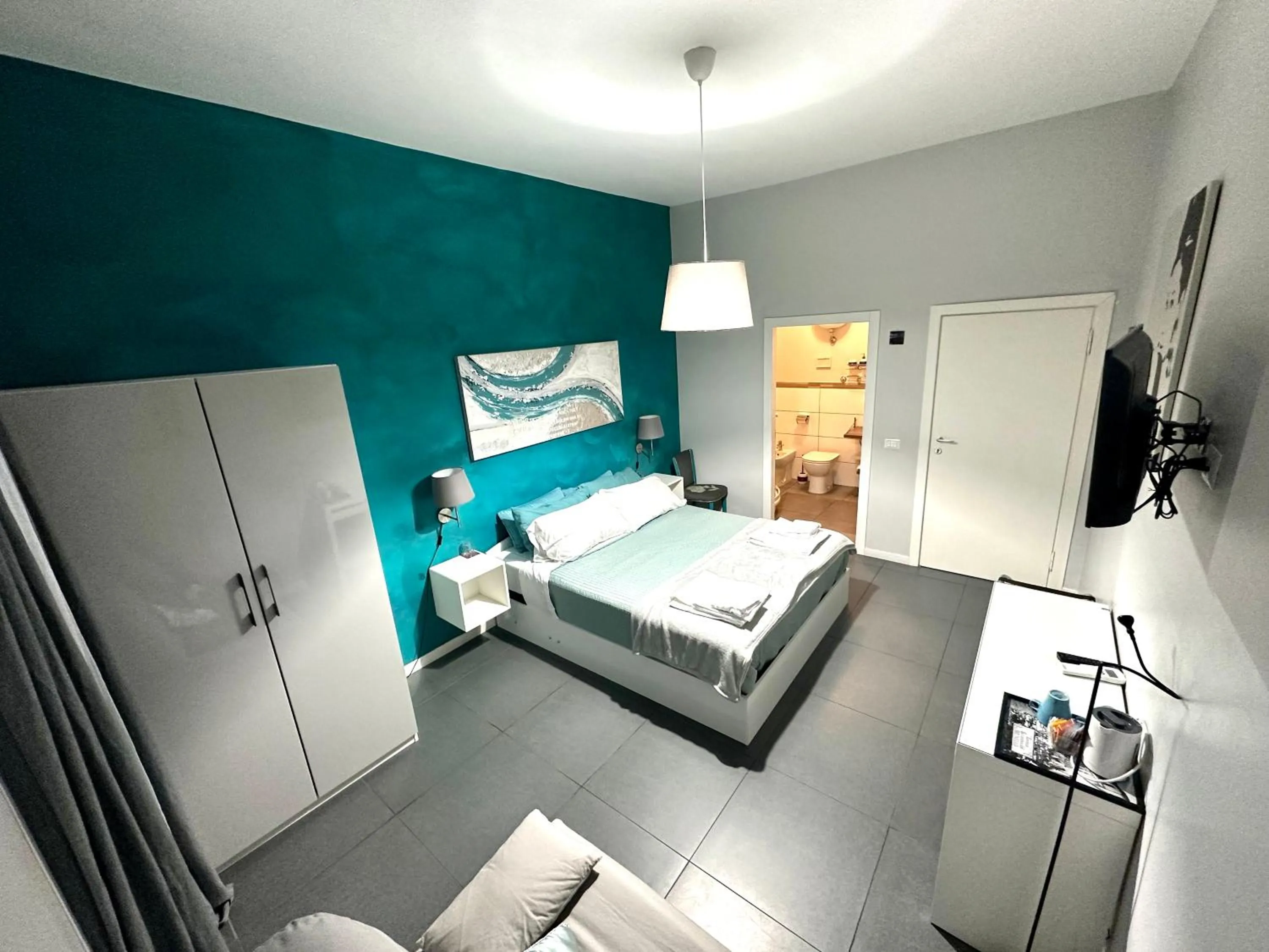 Bed in Le Due Civette Roma