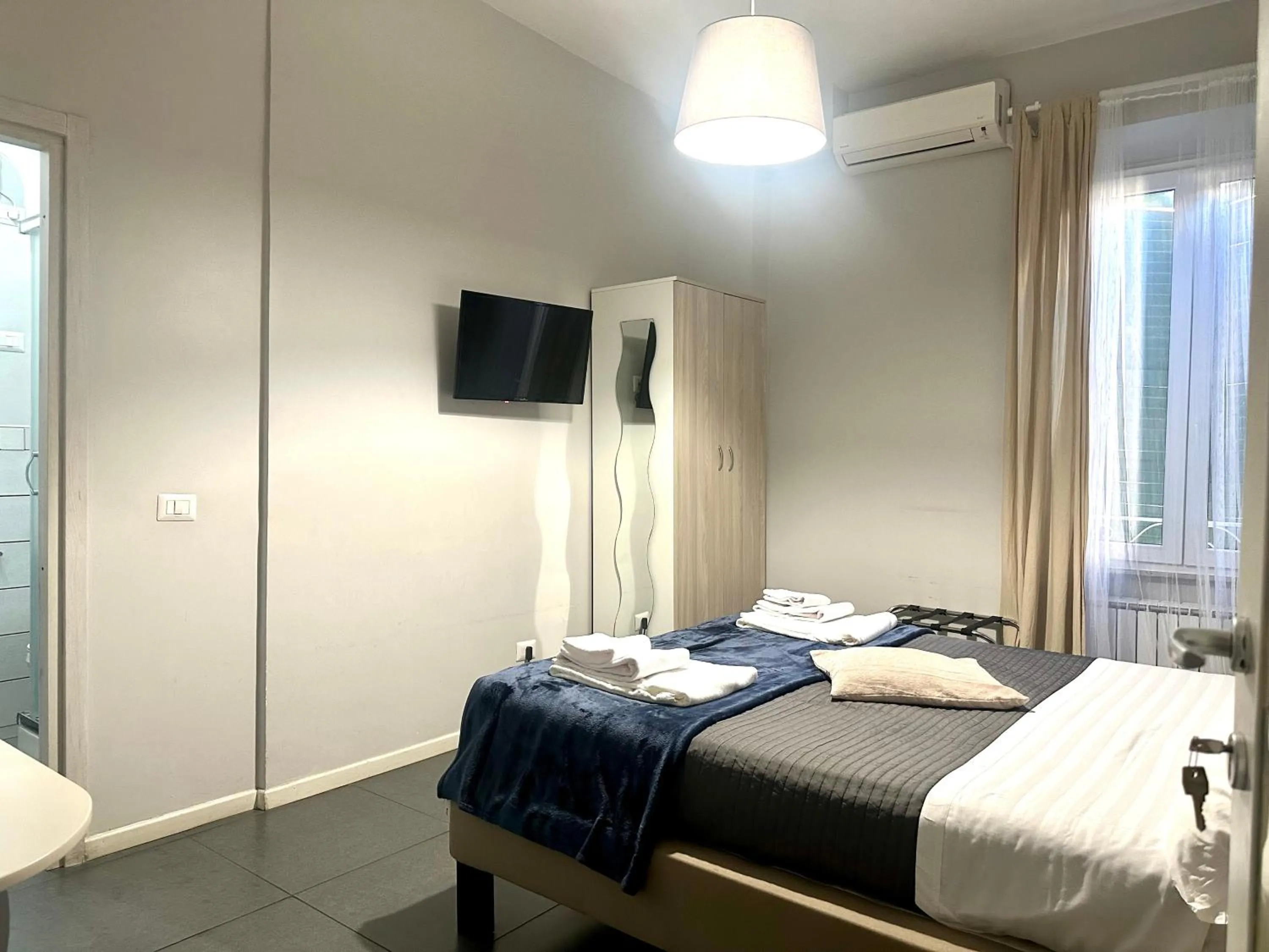 TV and multimedia, Bed in Le Due Civette Roma