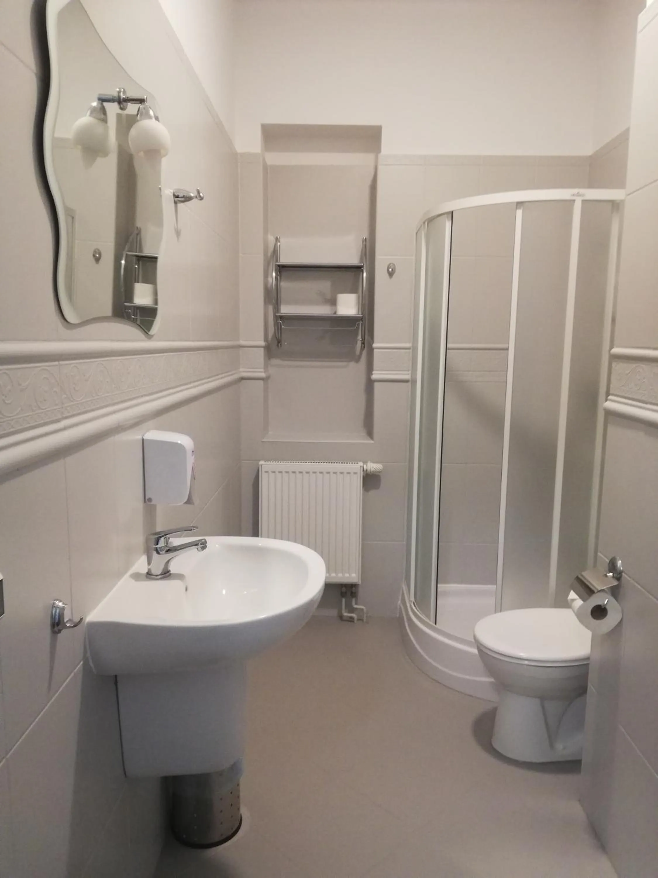 Shower in Hotel Jabłoński