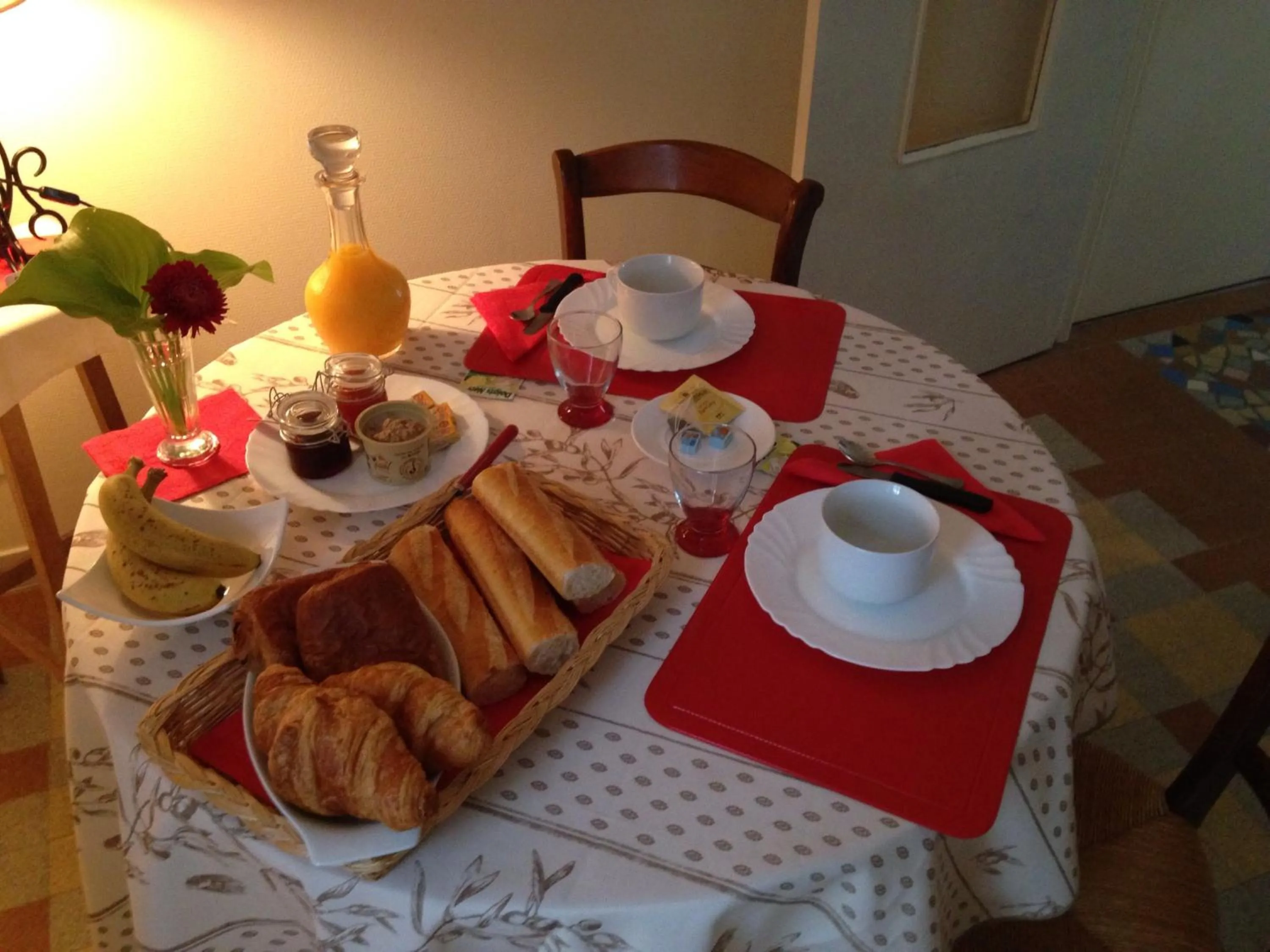 Food in Suite Sainte Anne