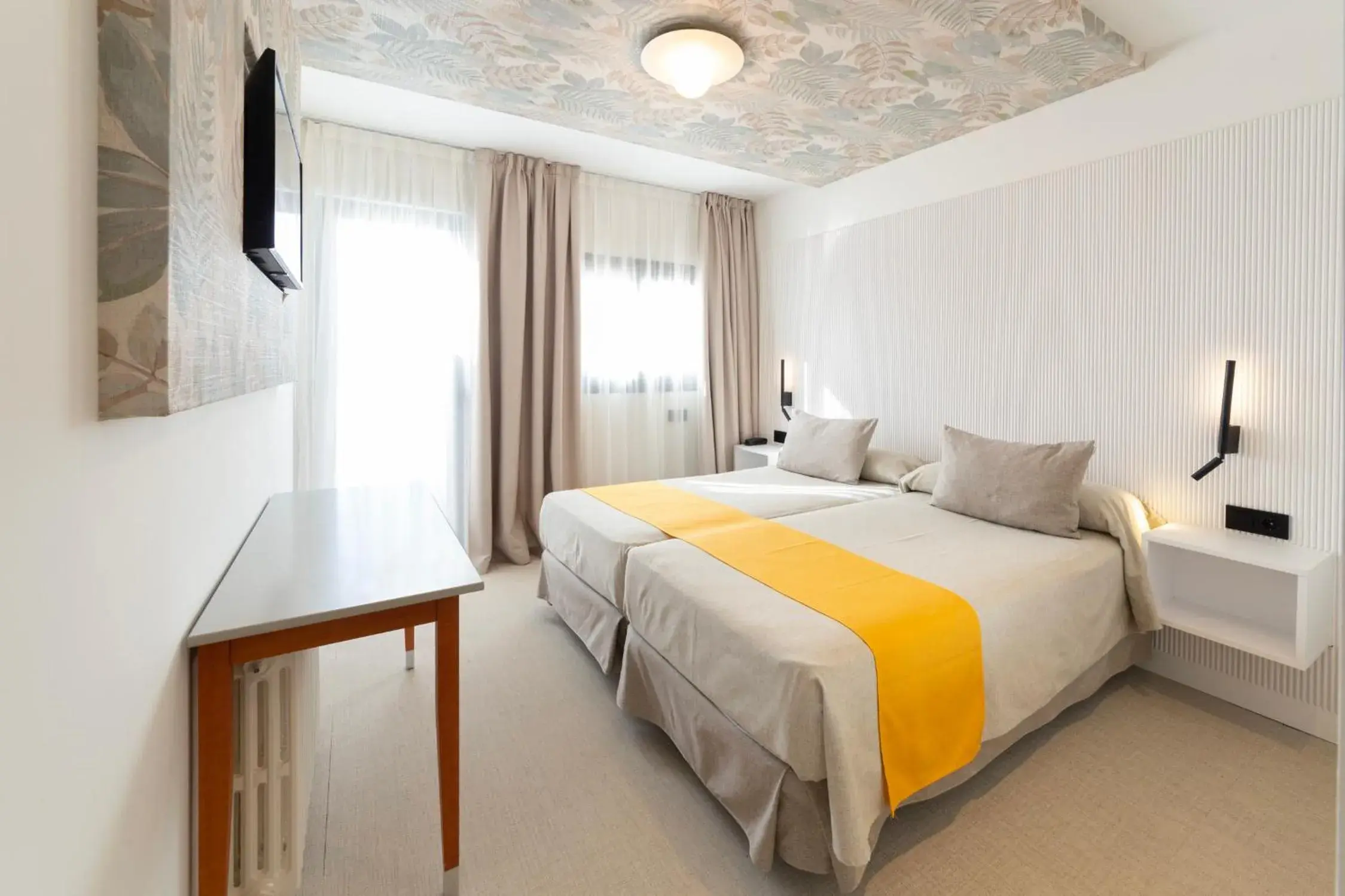 Bed in Hotel Oasis Plaza Bed in Hotel Oasis Plaza