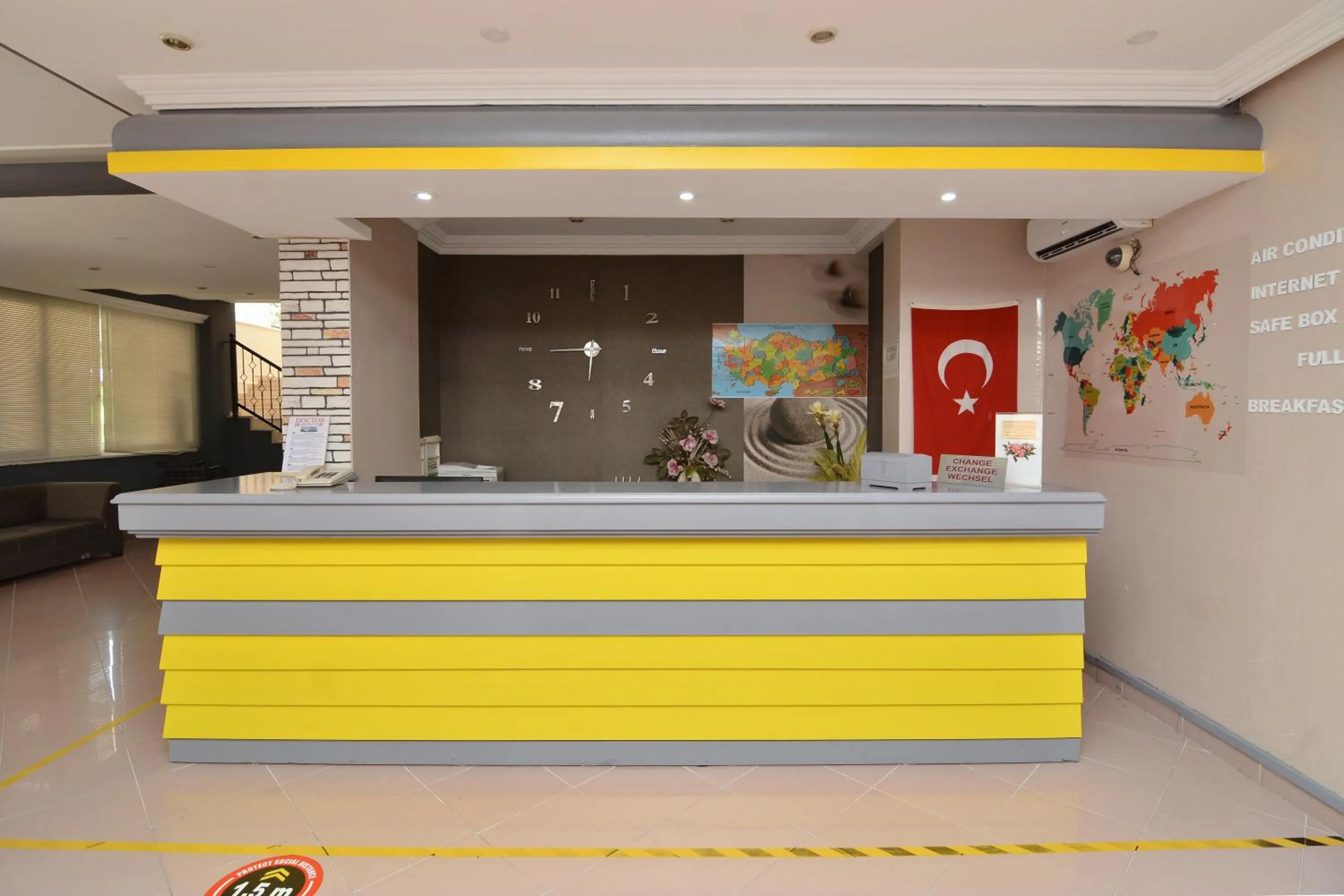 Lobby or reception in Rose Garden Apart Hotel