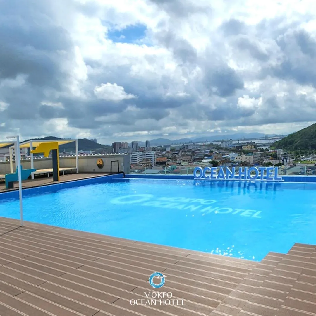 Swimming pool in Mokpo Ocean Hotel