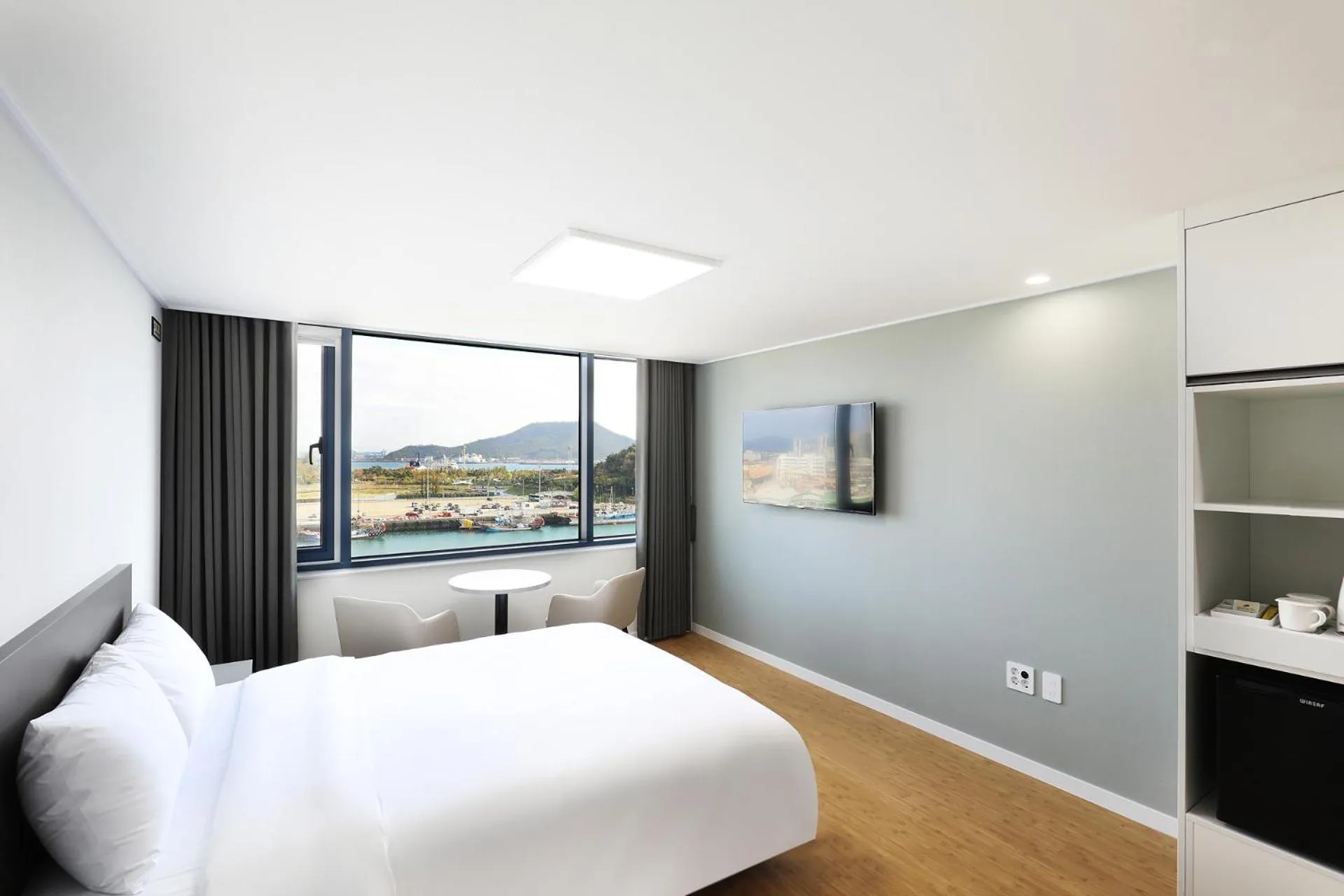 Sea view, Bed in Mokpo Ocean Hotel