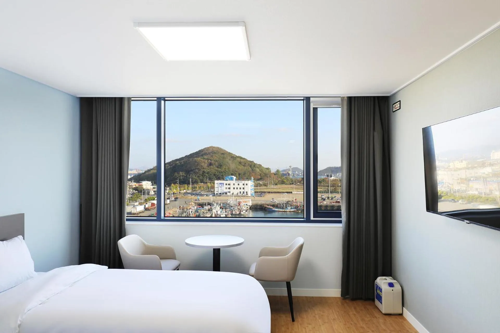 Natural landscape, Bed in Mokpo Ocean Hotel