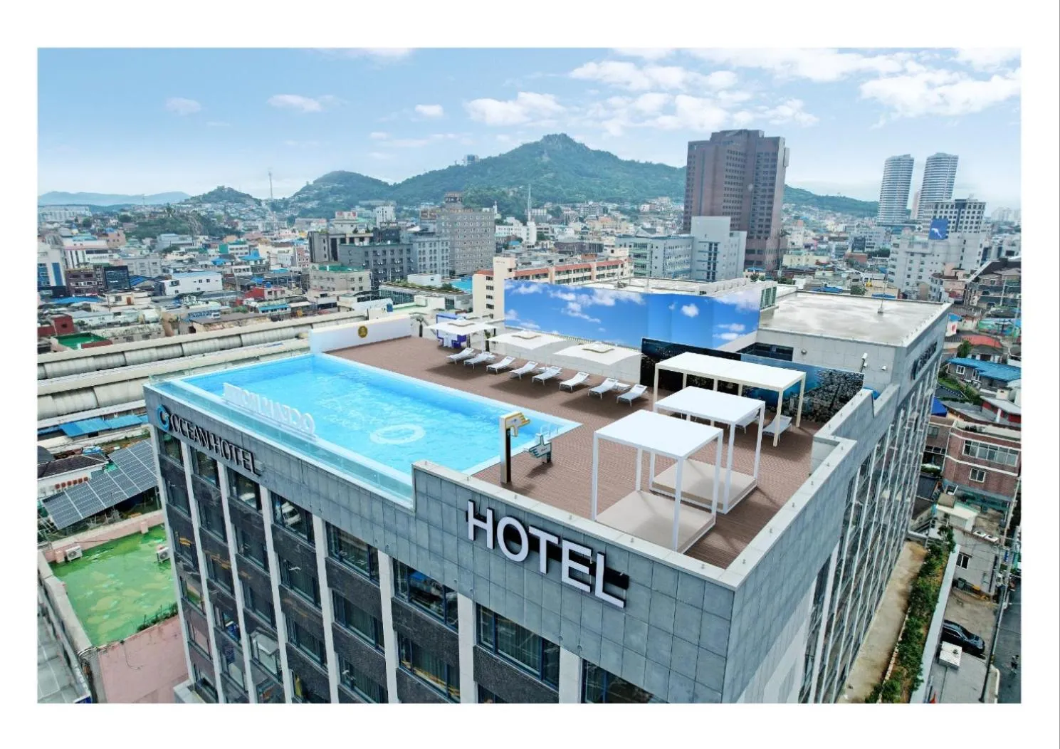Swimming pool in Mokpo Ocean Hotel
