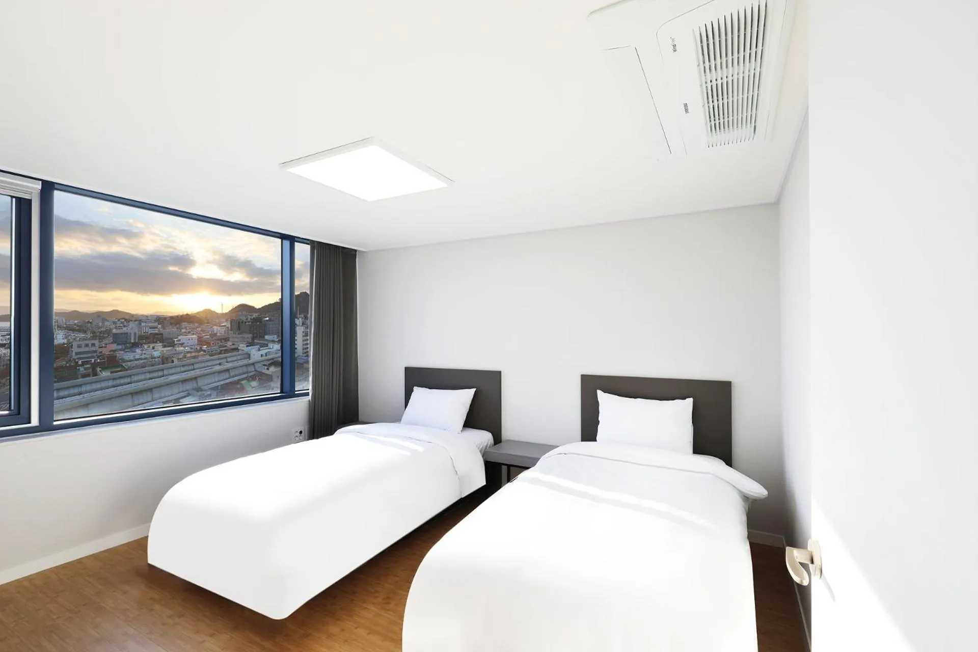 Bed in Mokpo Ocean Hotel