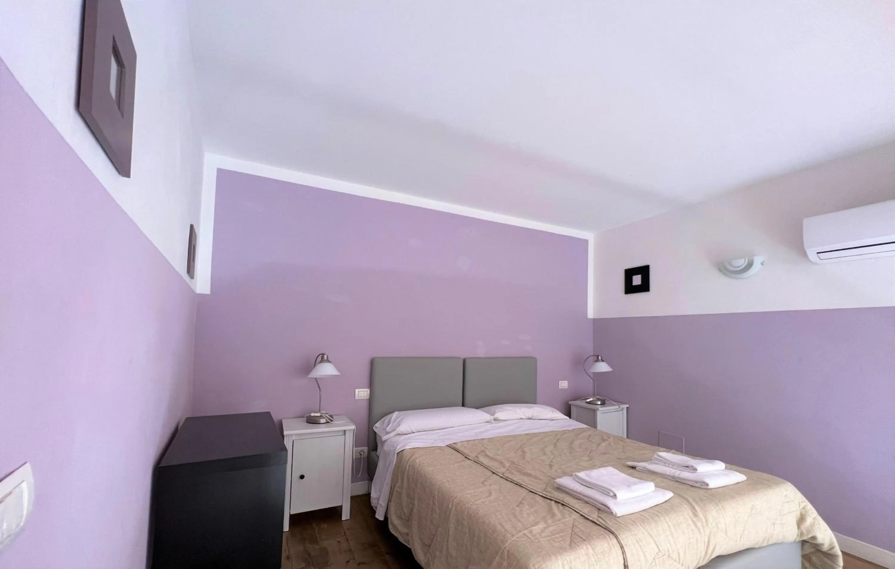 Bed in Emerald Palace