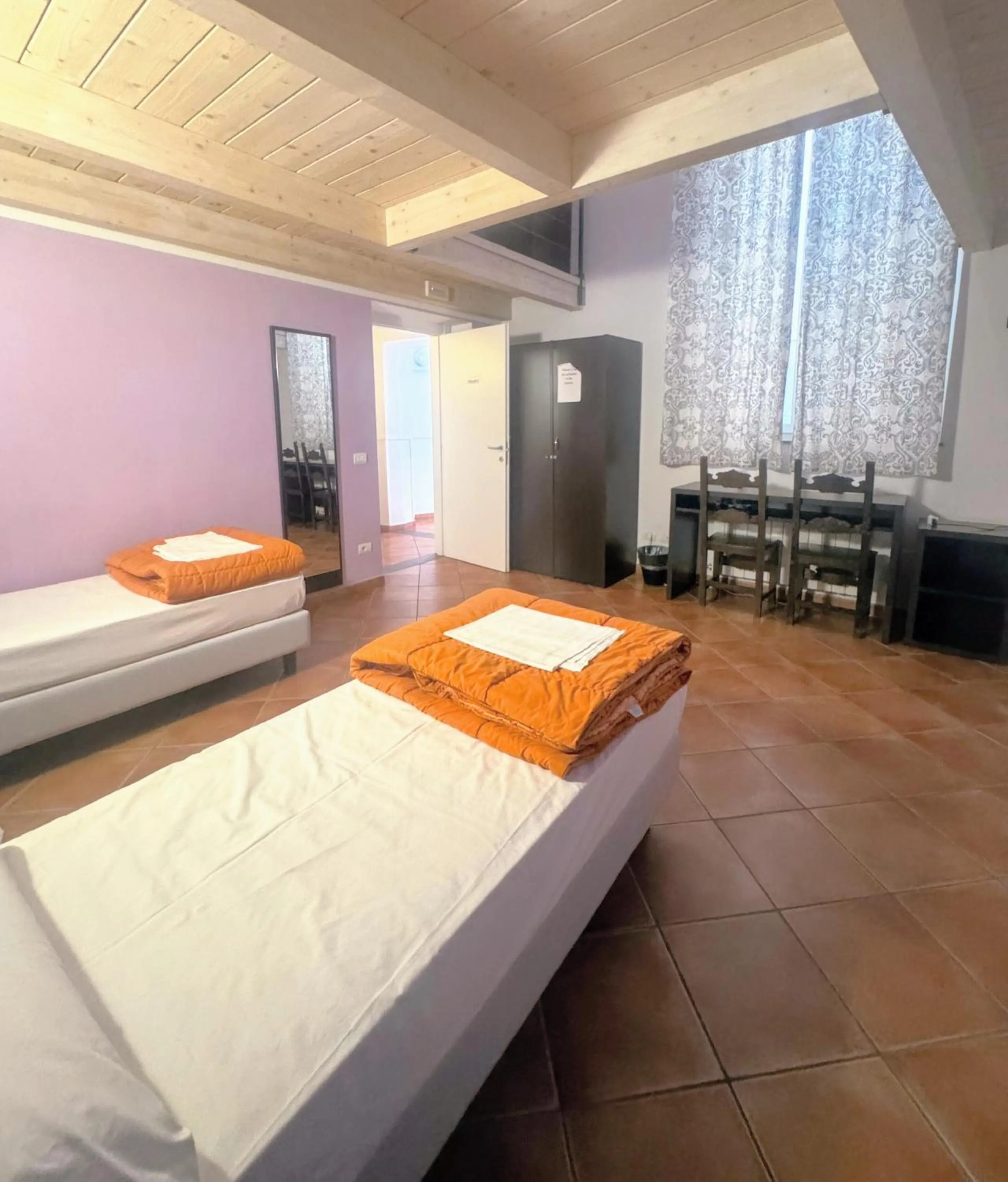 Bed in Emerald Palace