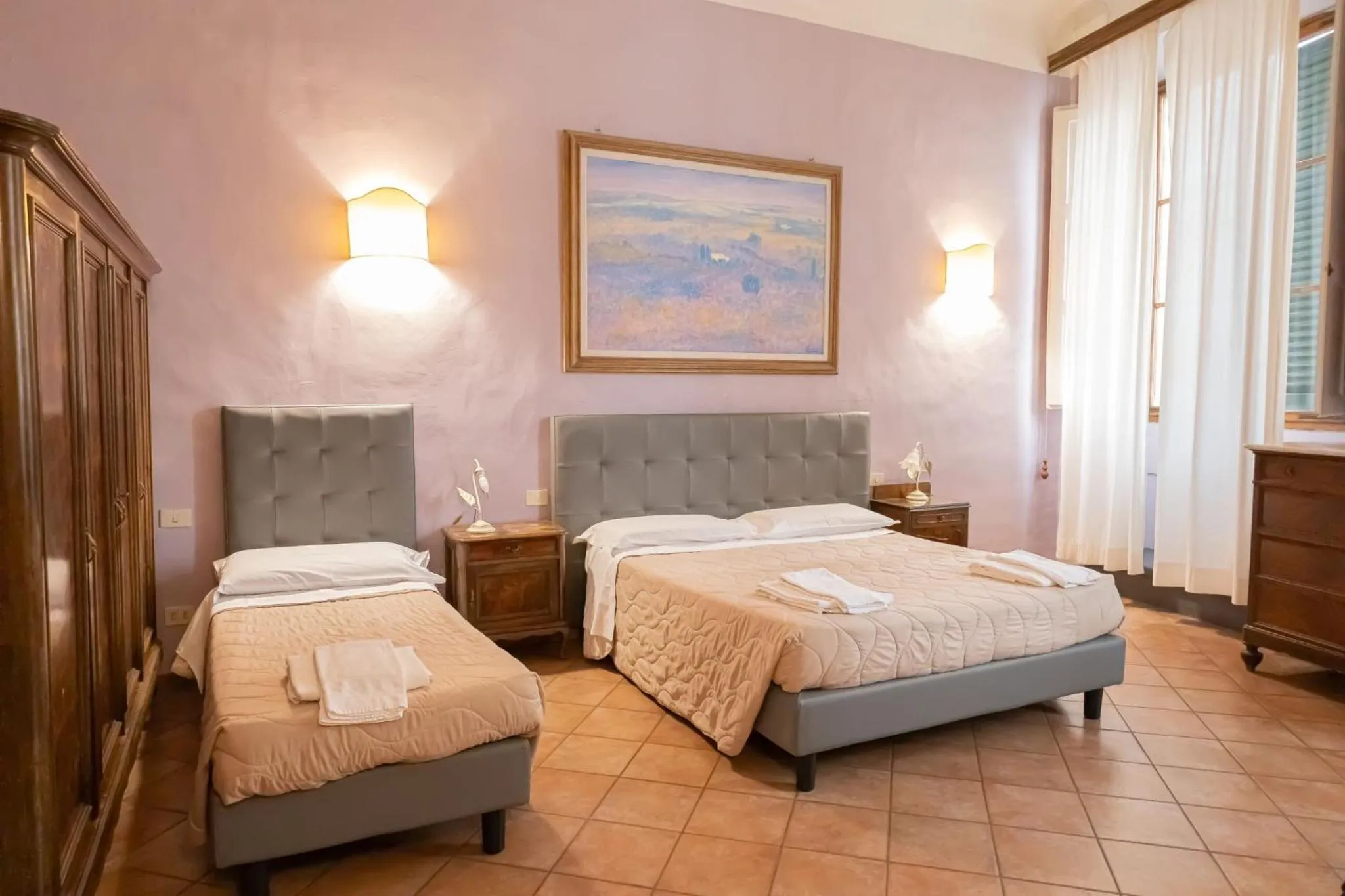 Bed in Emerald Palace