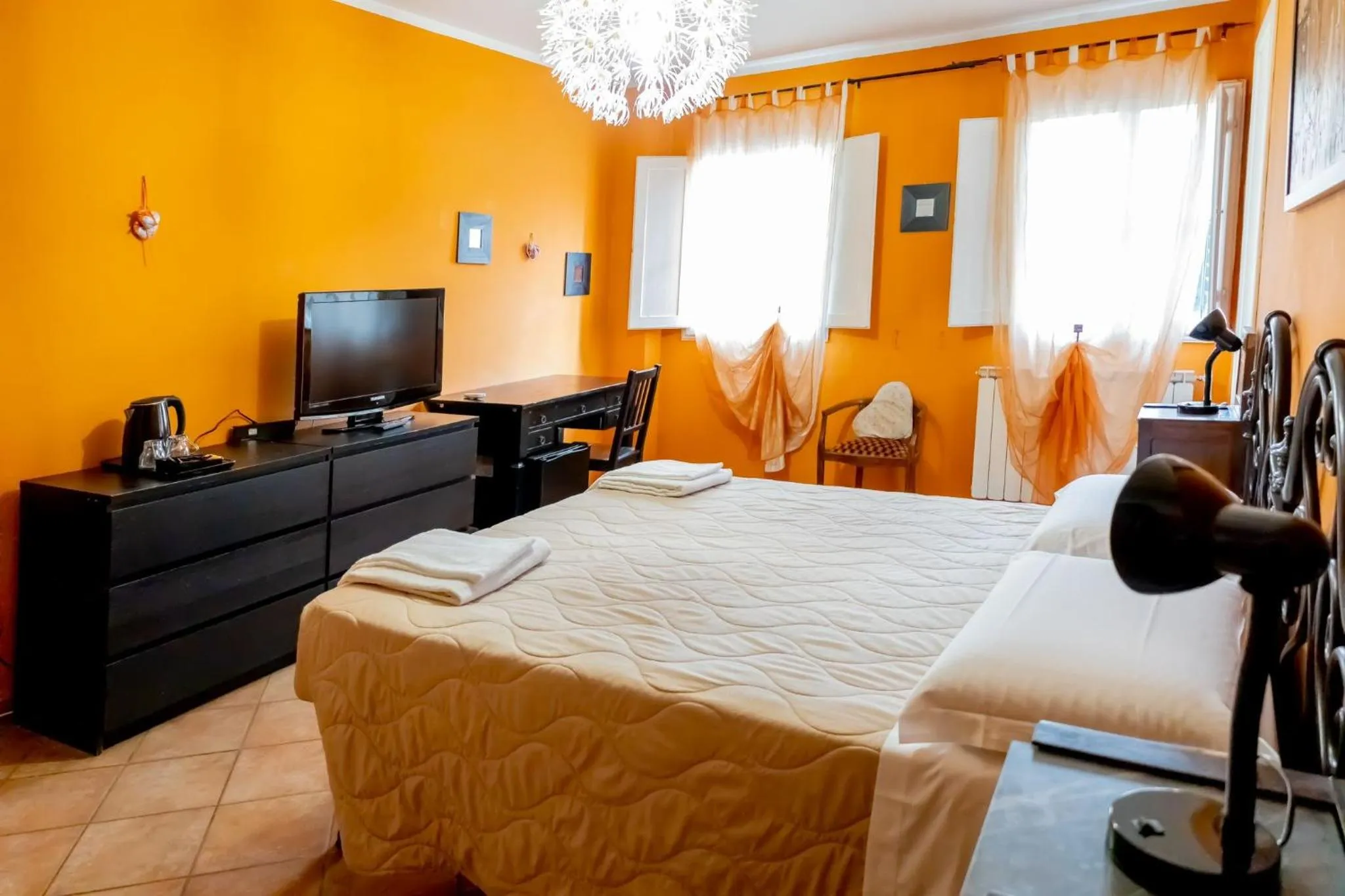 Bed in Emerald Palace