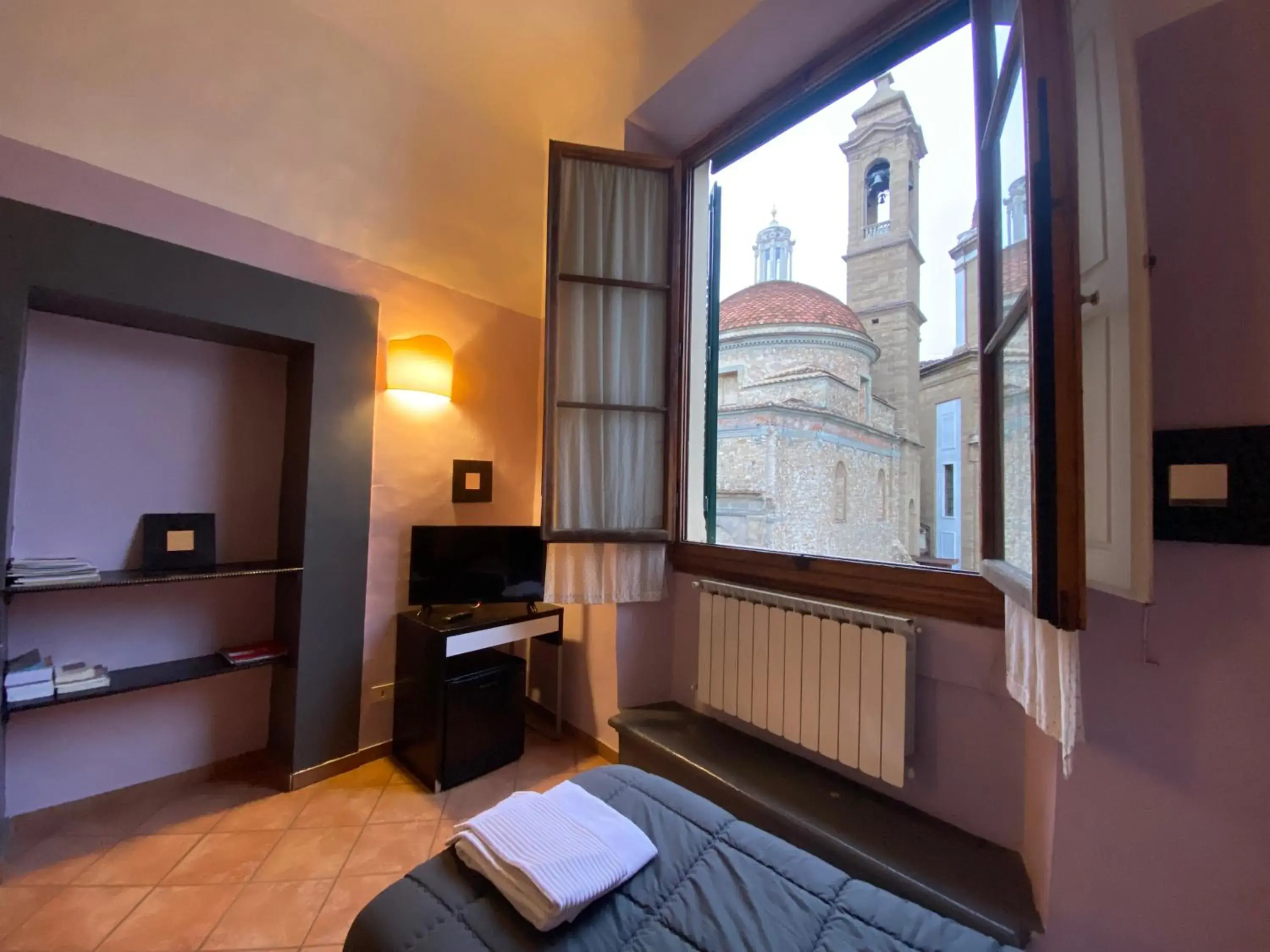 Classic Triple Room in Emerald Palace Classic Triple Room in Emerald Palace