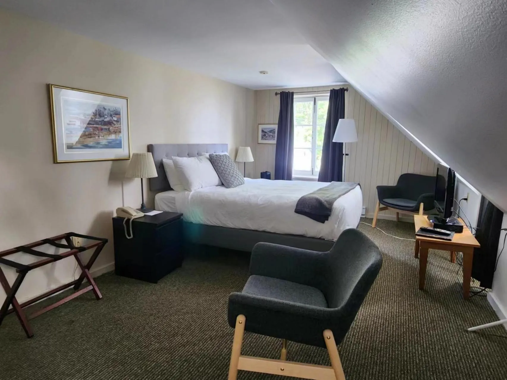 Bedroom, Bed in Auberge des Nuages