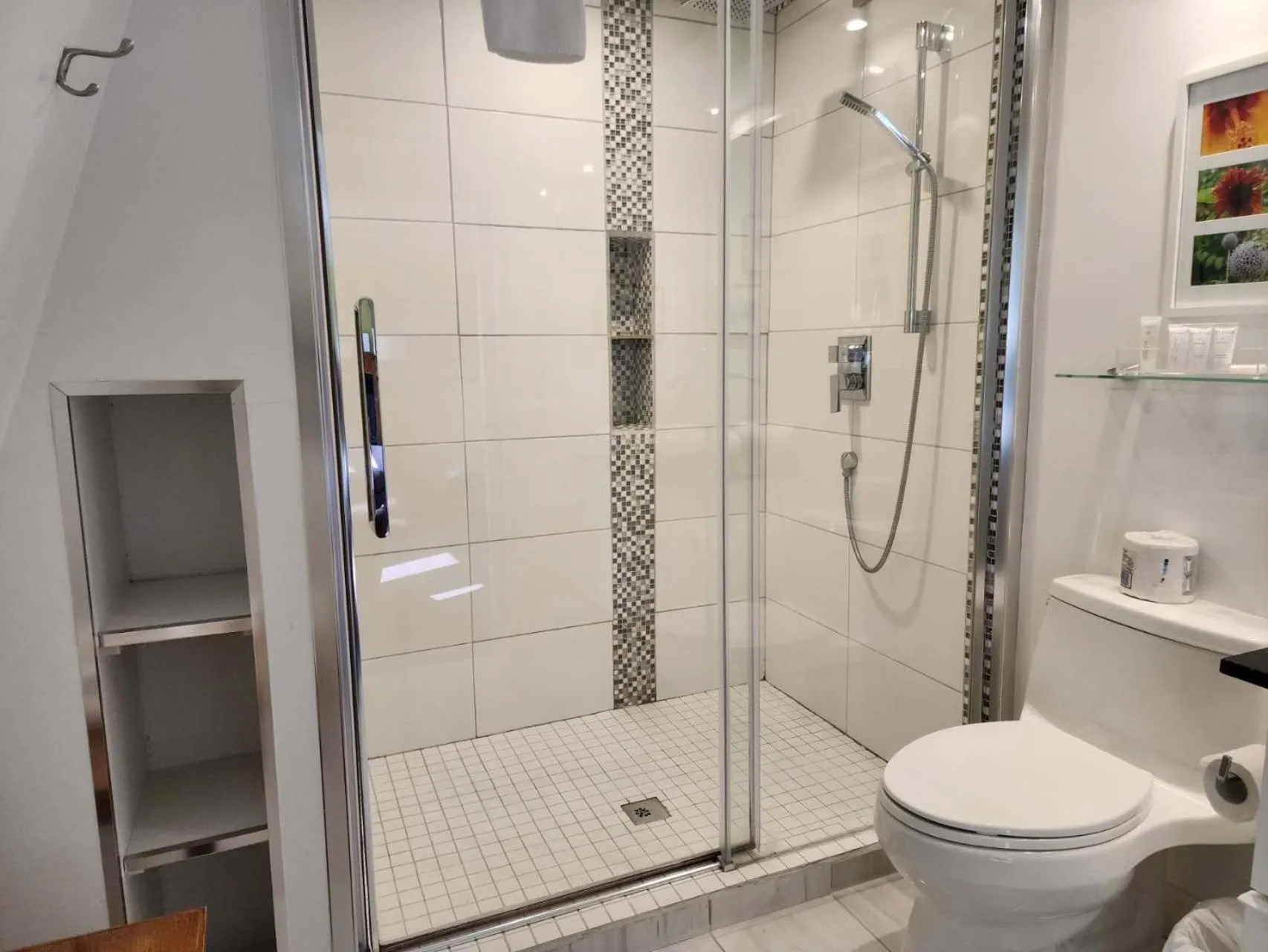 Shower in Auberge des Nuages