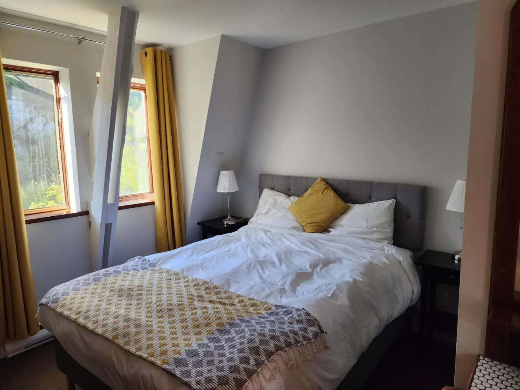 Bedroom, Bed in Auberge des Nuages