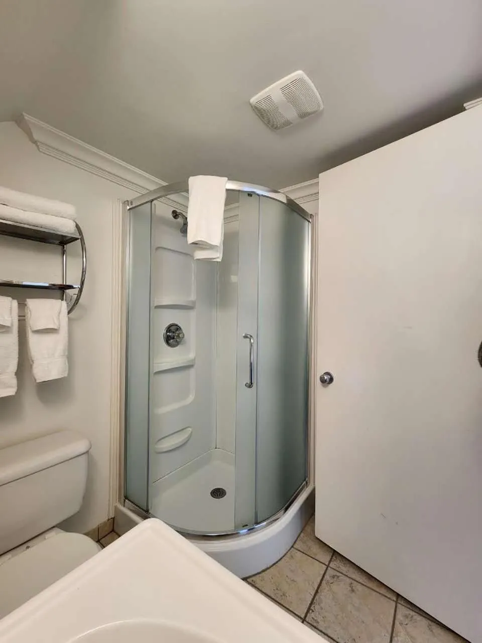 Bathroom in Auberge des Nuages